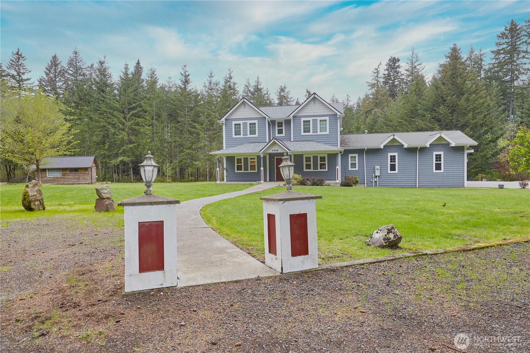 4909 SW Old Clifton Road , Port Orchard, WA 98367