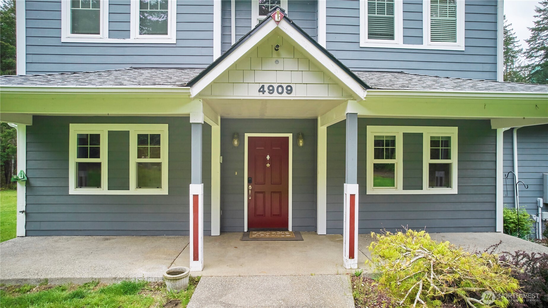4909 SW Old Clifton Road , Port Orchard, WA 98367