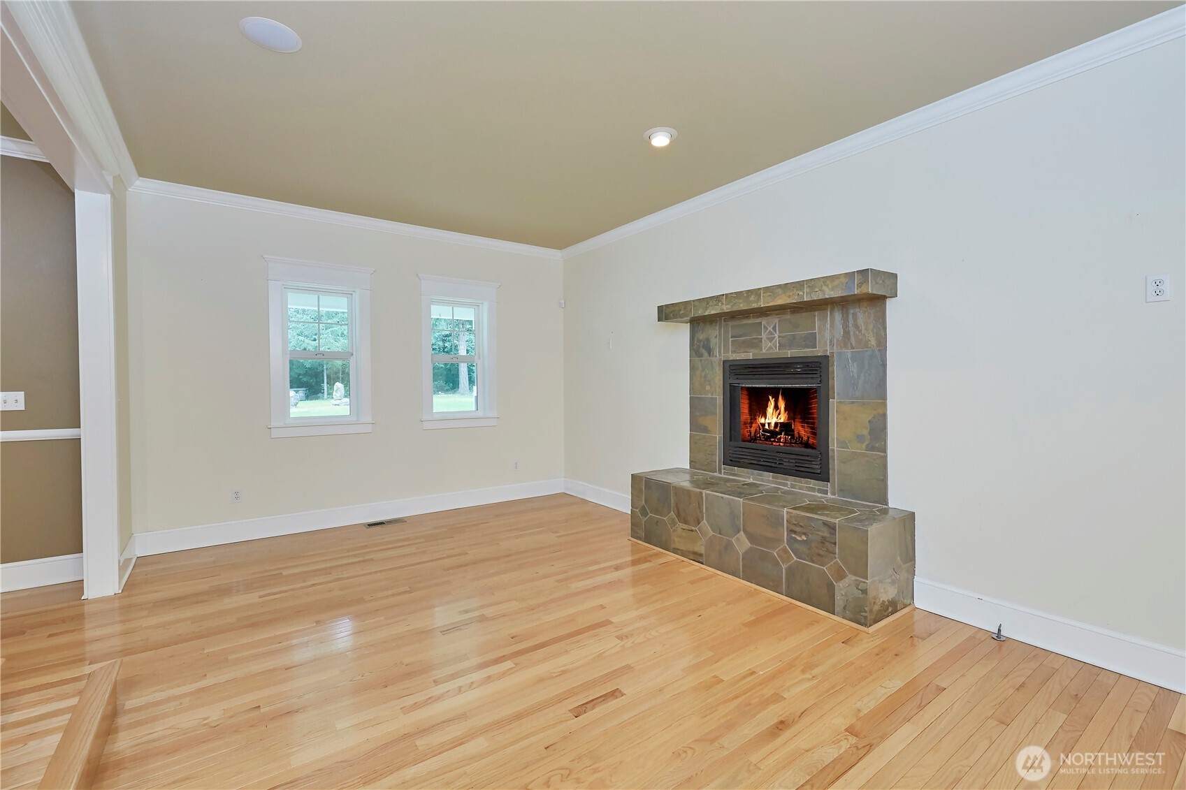 4909 SW Old Clifton Road , Port Orchard, WA 98367