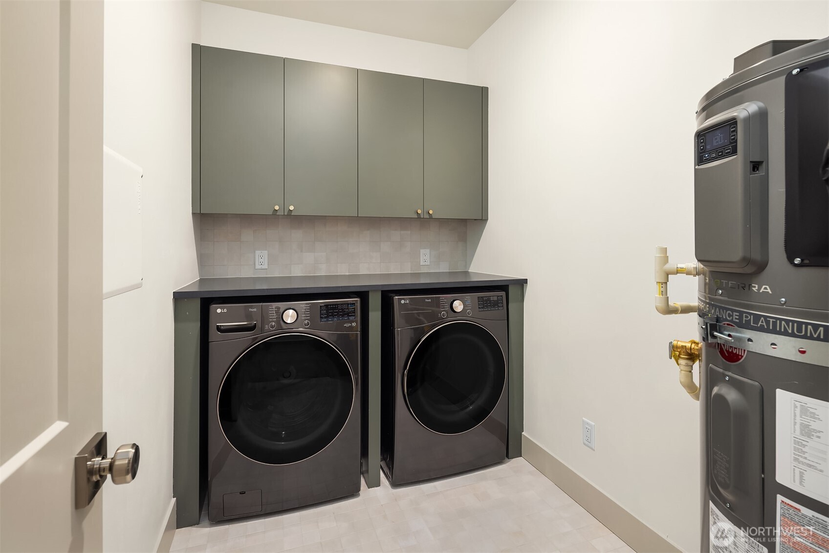13131 NE 87th Lane , Kirkland, WA 98033