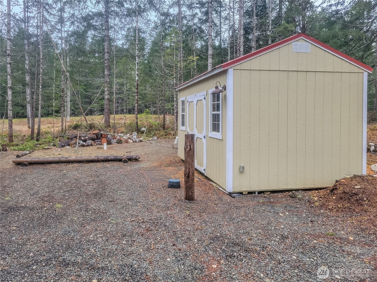 81 N Kings Way S, Hoodsport, WA 98548