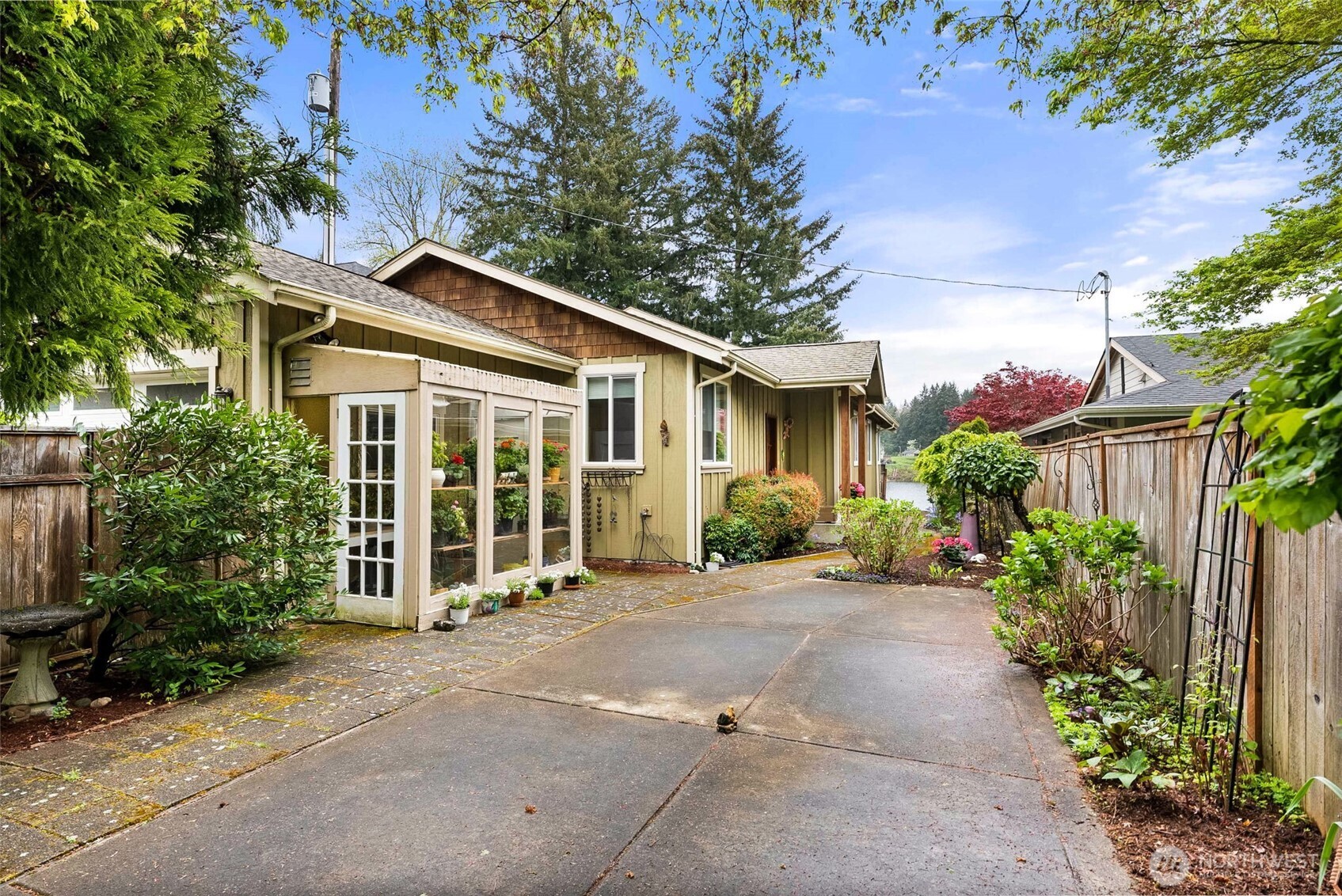 6211 Shady Lane SE, Lacey, WA 98503