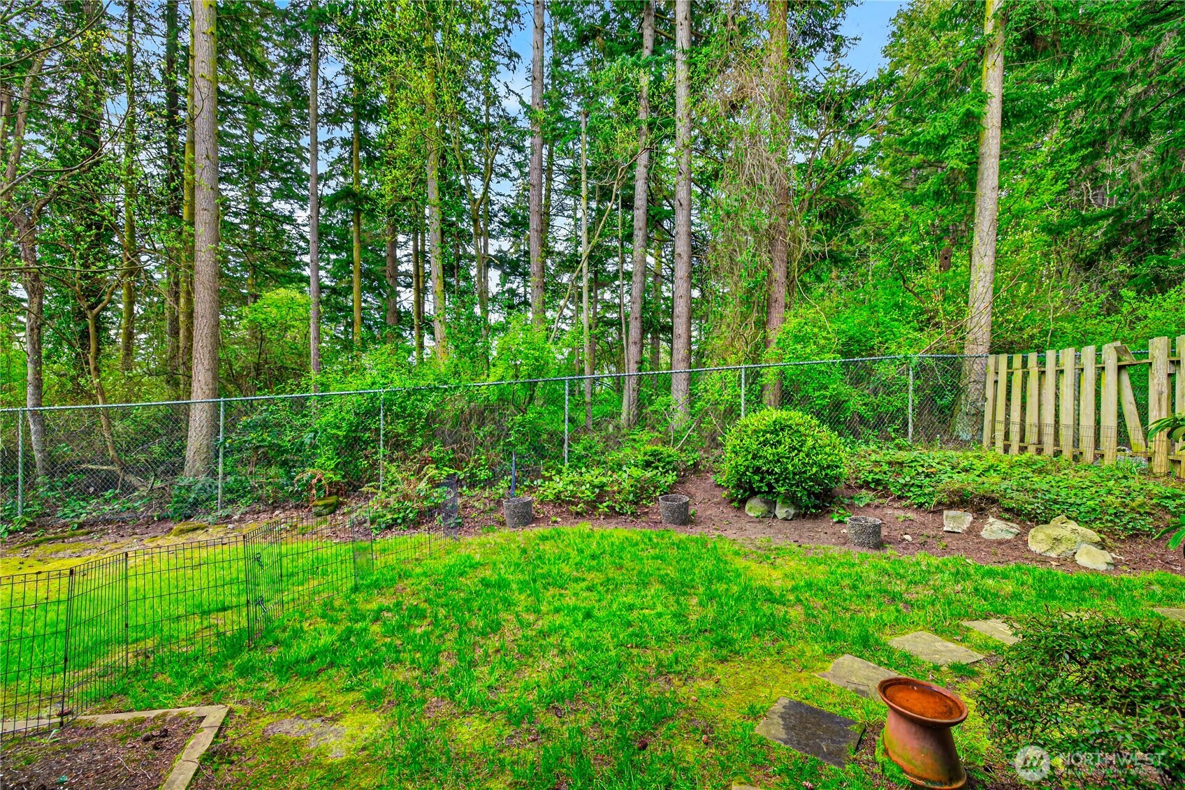 75 NW Columbia #B101, Oak Harbor, WA 98277