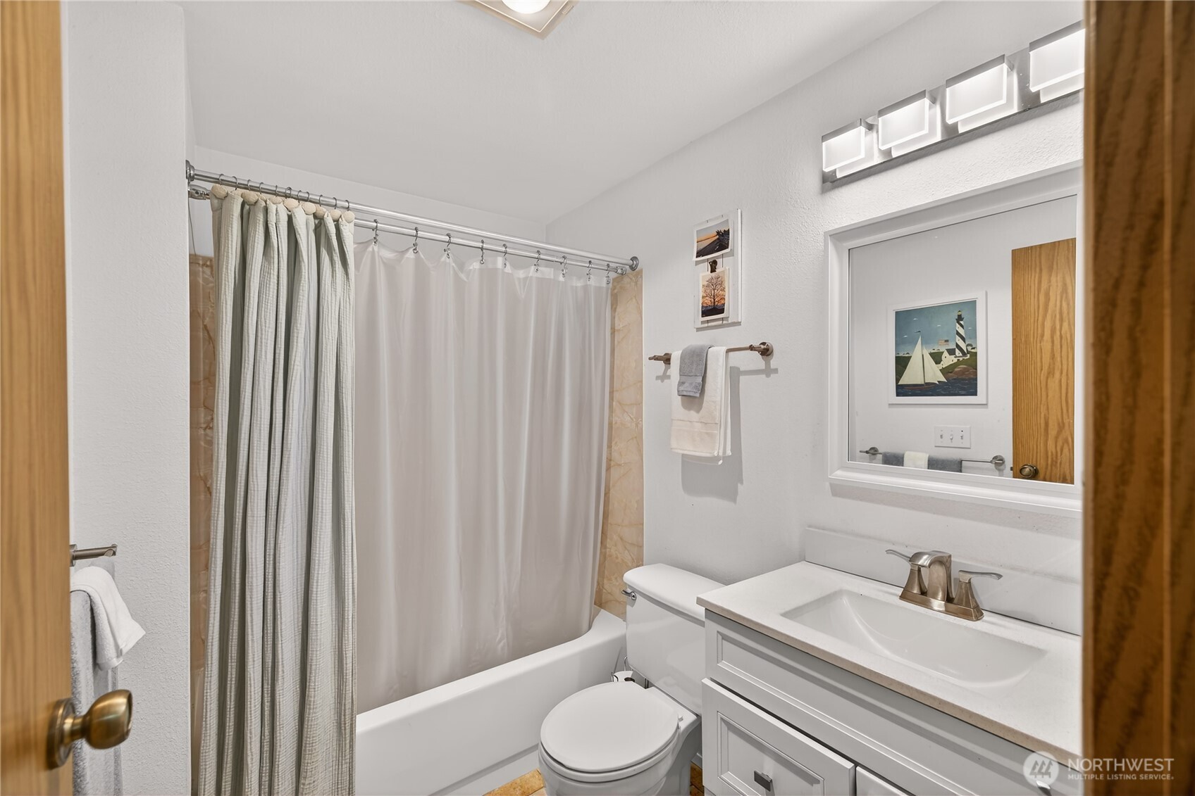 75 NW Columbia #B101, Oak Harbor, WA 98277