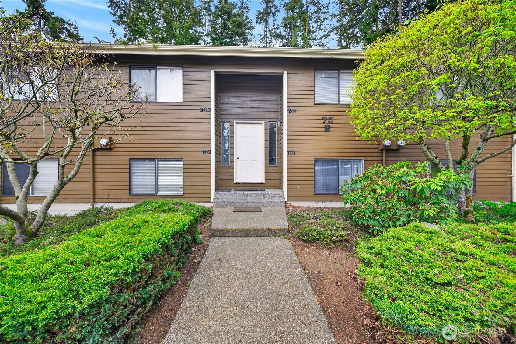75 NW Columbia #B101, Oak Harbor, WA 98277