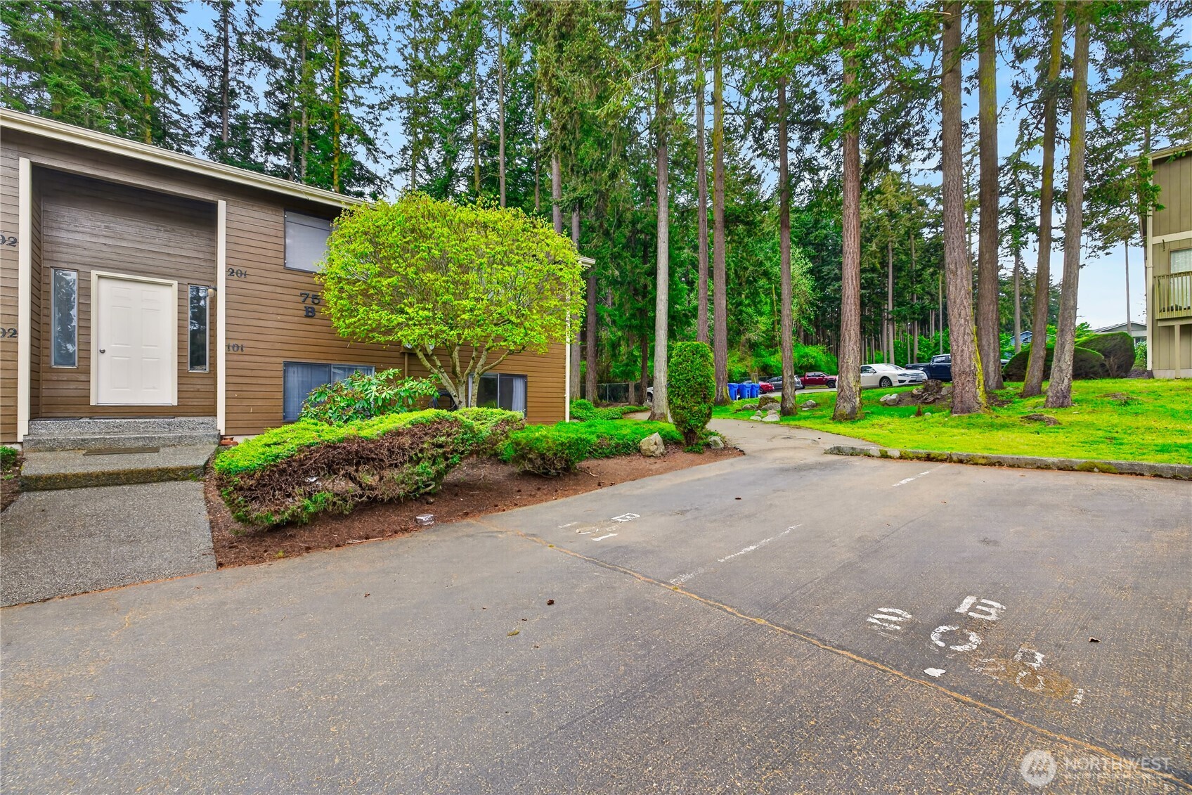 75 NW Columbia #B101, Oak Harbor, WA 98277