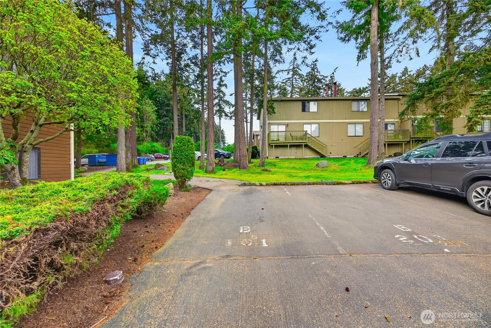 75 NW Columbia #B101, Oak Harbor, WA 98277