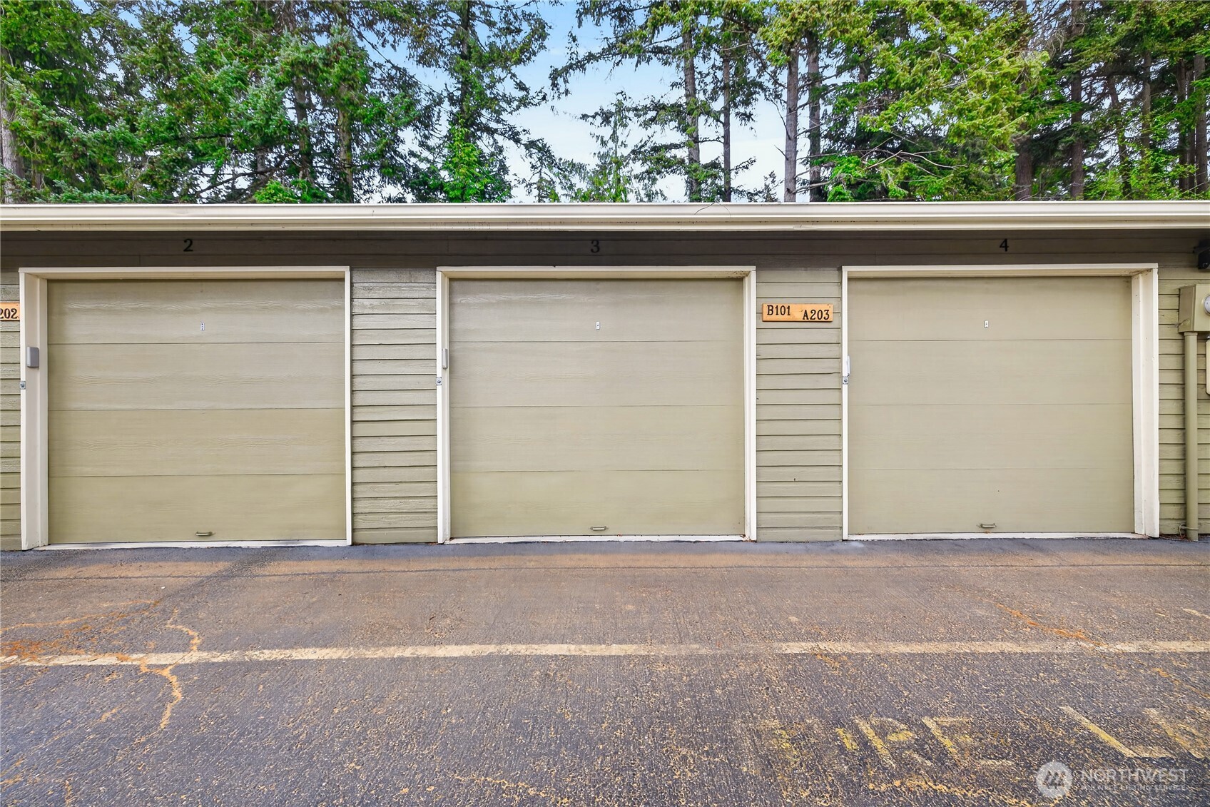 75 NW Columbia #B101, Oak Harbor, WA 98277