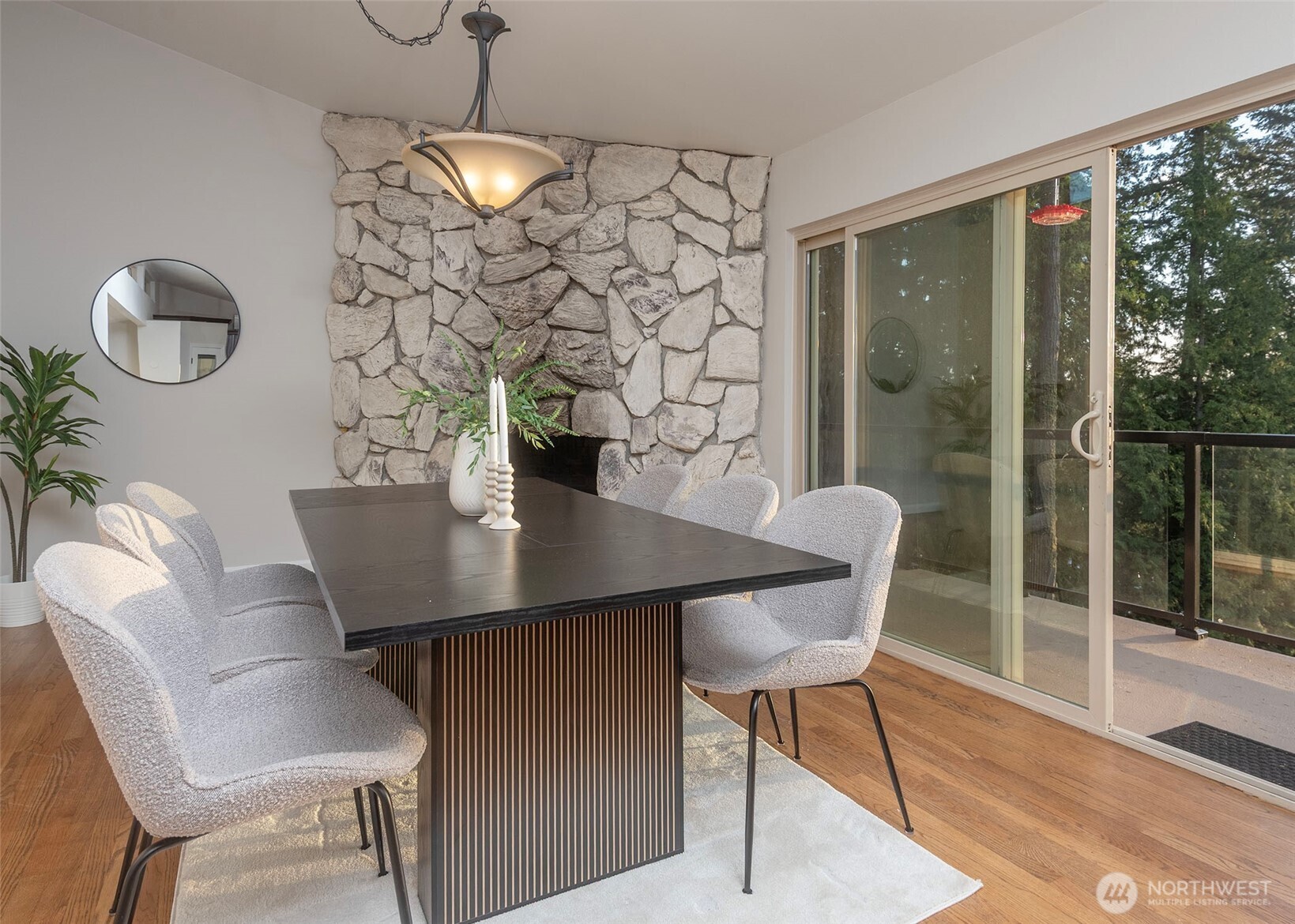 18631 E Spring Lake Drive SE, Renton, WA 98058