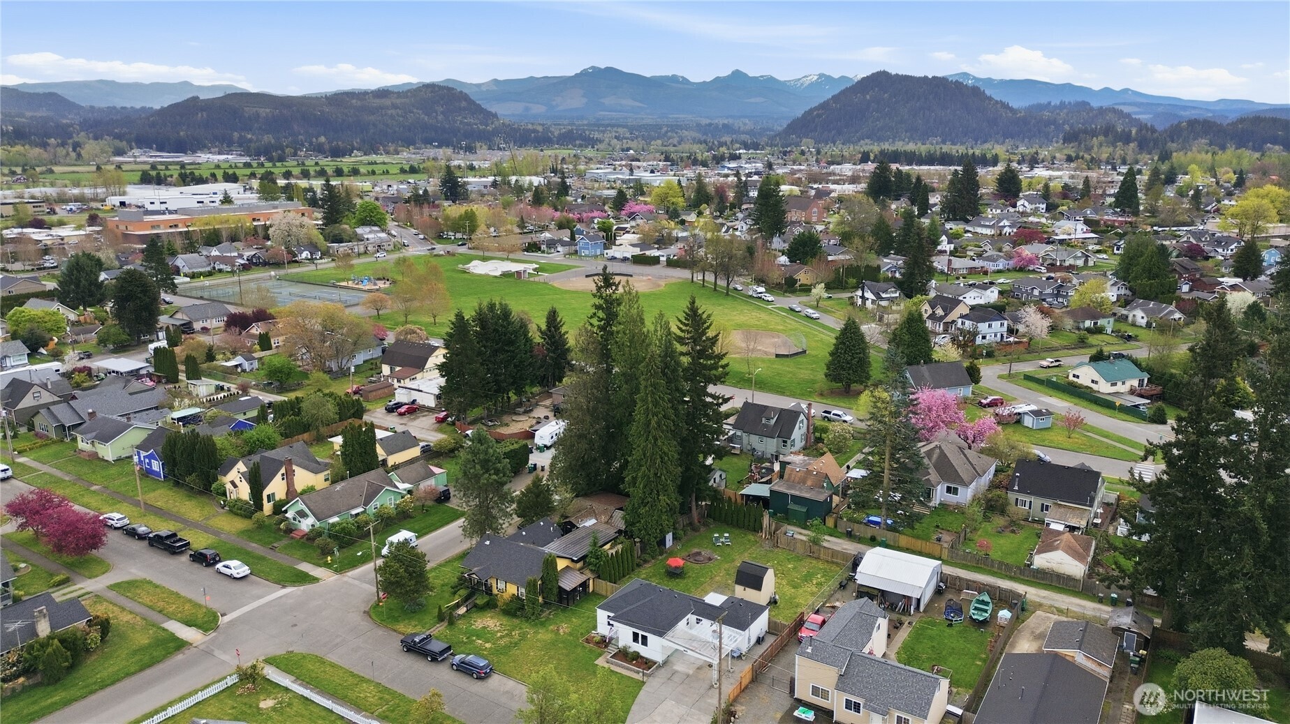 1916 Wilson Avenue , Enumclaw, WA 98022