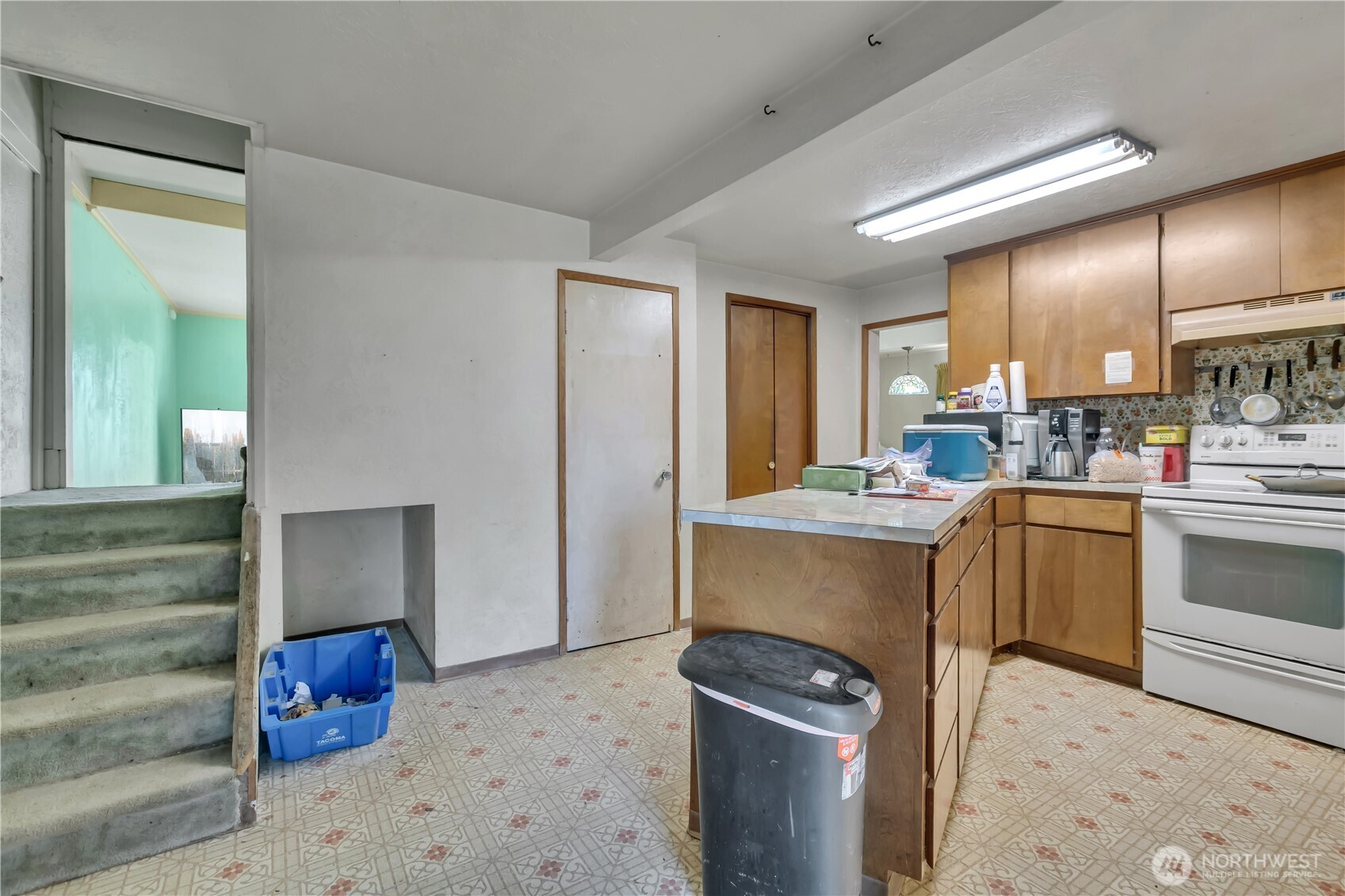815 E 60th Street , Tacoma, WA 98404