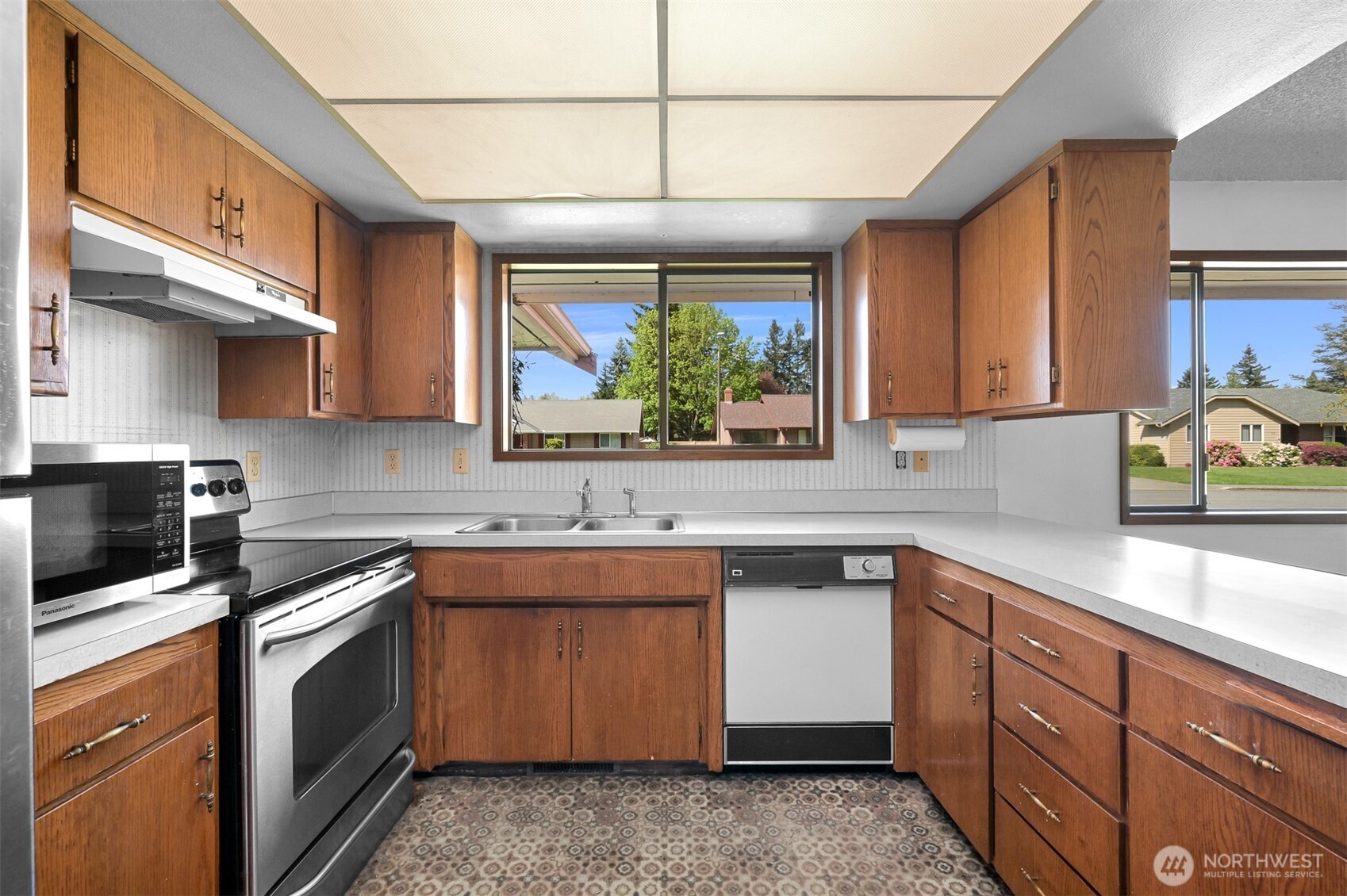 1711 Village Drive , Lynden, WA 98264