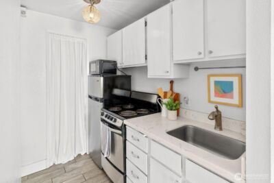 1017 Minor Avenue #206, Seattle, WA 98104-1304 - Photo 12