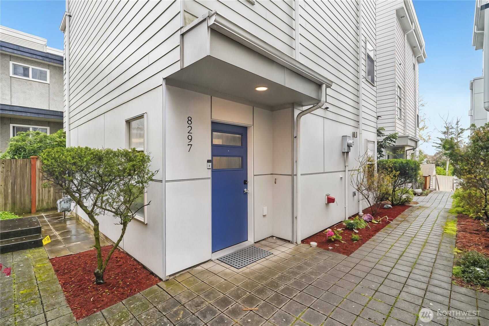 8297 5th Avenue NE, Seattle, WA 98115-4116