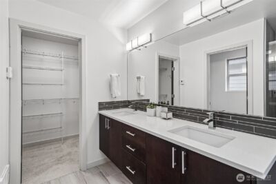8297 5th Avenue NE, Seattle, WA 98115-4116 - Photo 12