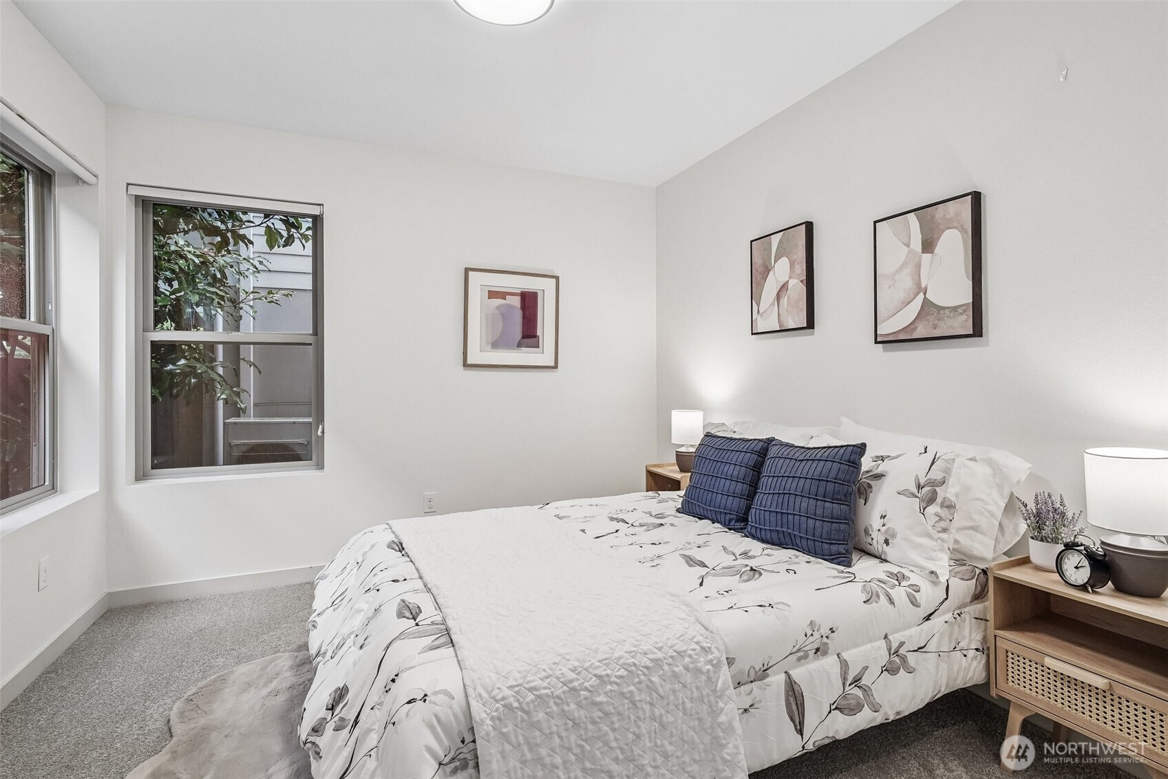 8297 5th Avenue NE, Seattle, WA 98115-4116