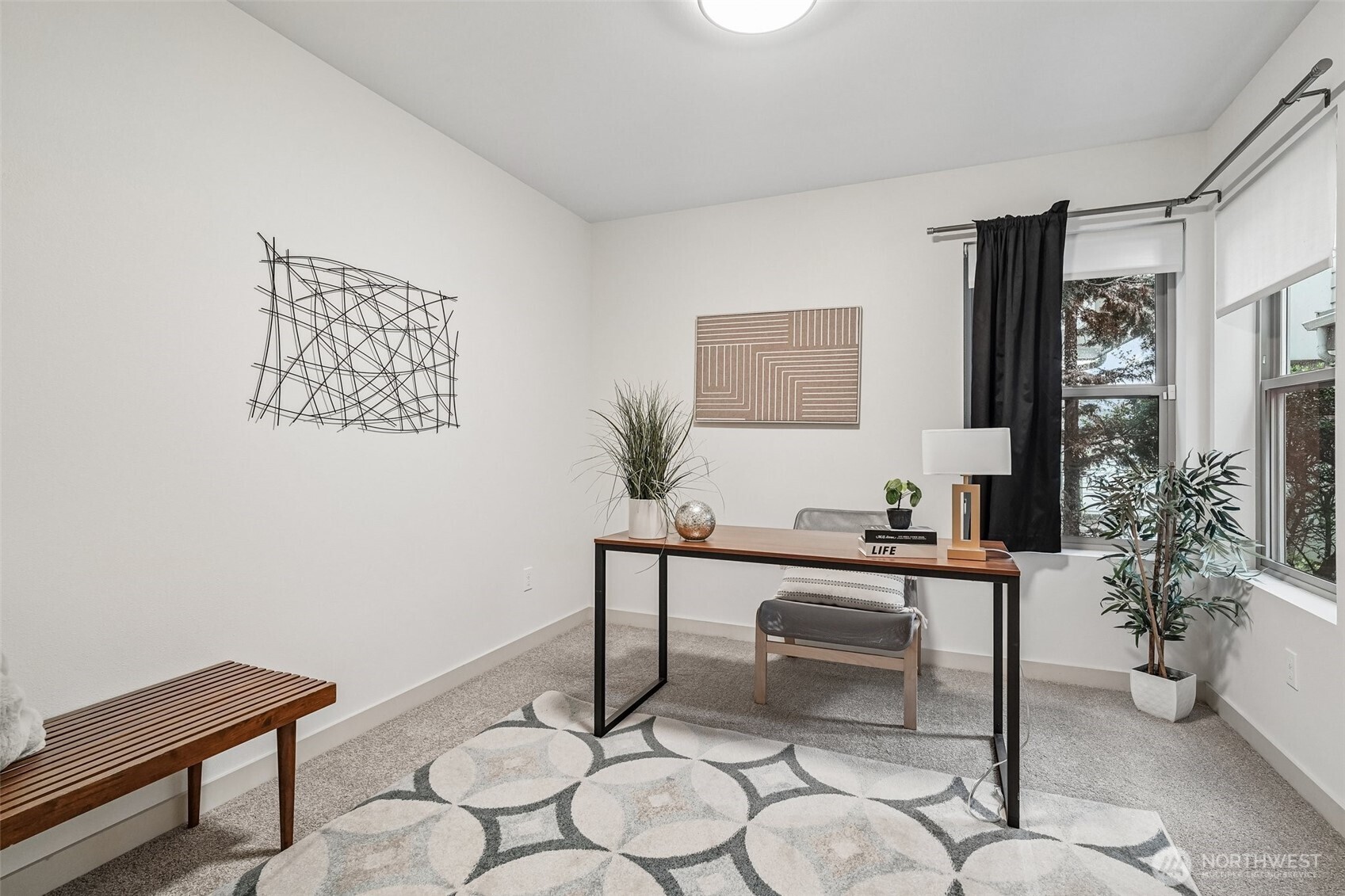 8297 5th Avenue NE, Seattle, WA 98115-4116