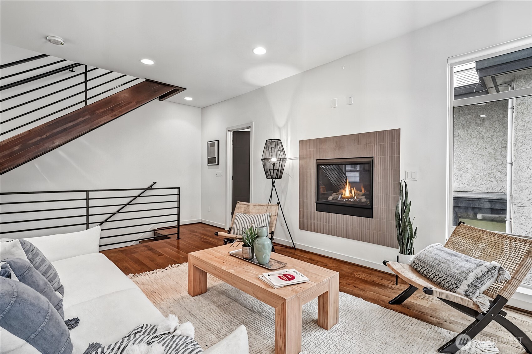 8297 5th Avenue NE, Seattle, WA 98115-4116
