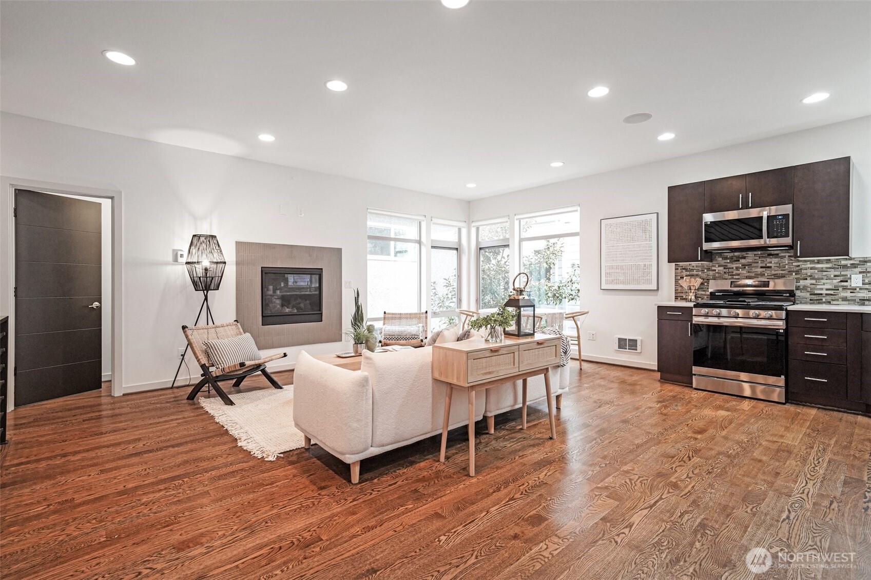 8297 5th Avenue NE, Seattle, WA 98115-4116