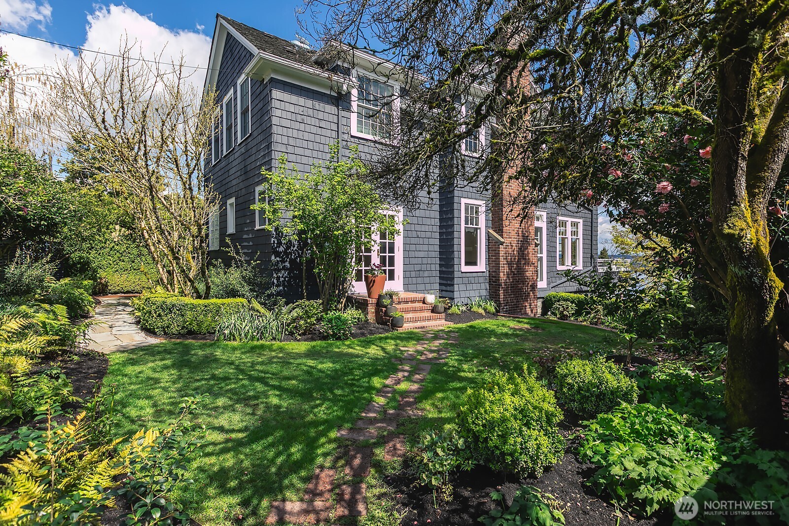 624 35th Avenue , Seattle, WA 98122