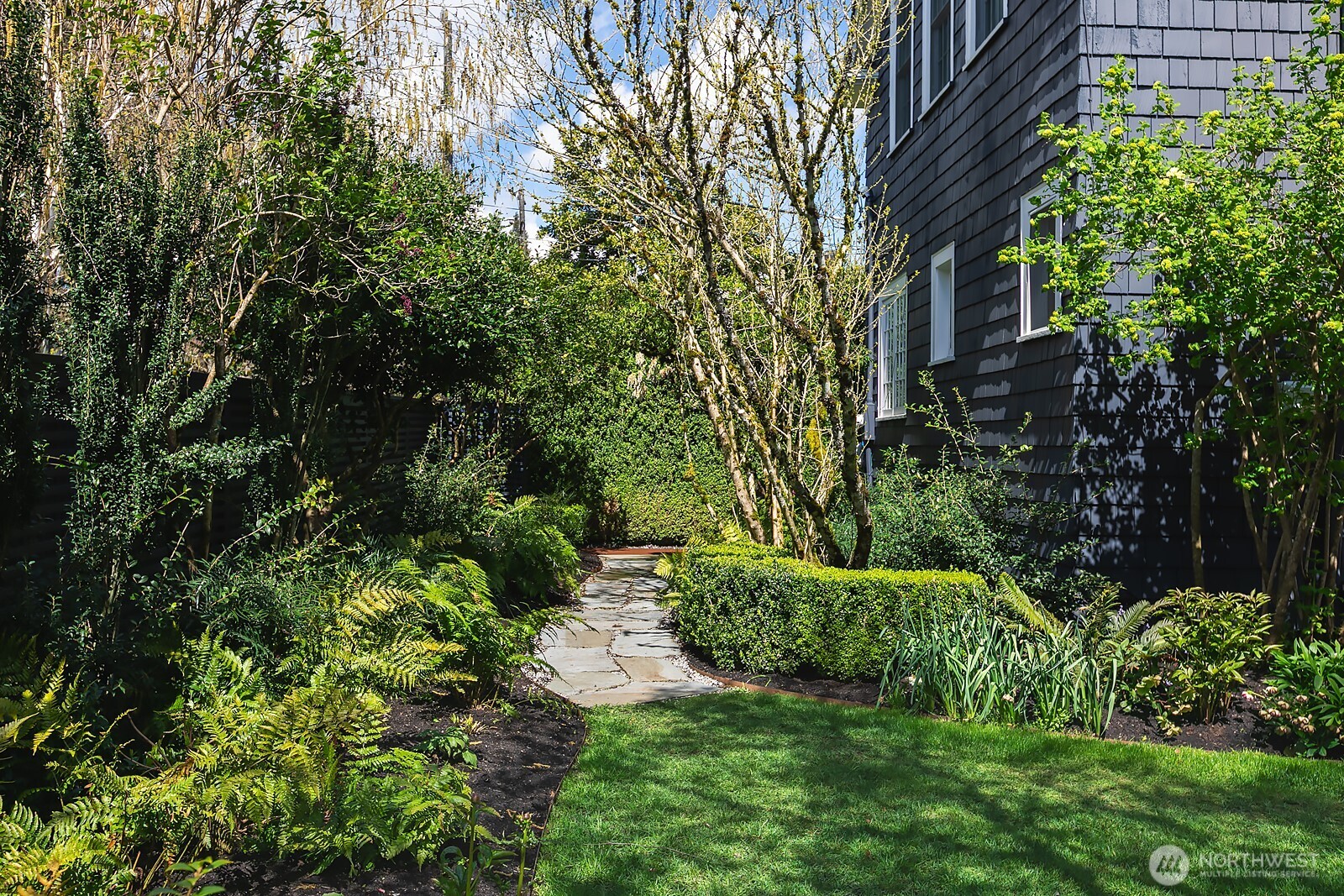 624 35th Avenue , Seattle, WA 98122
