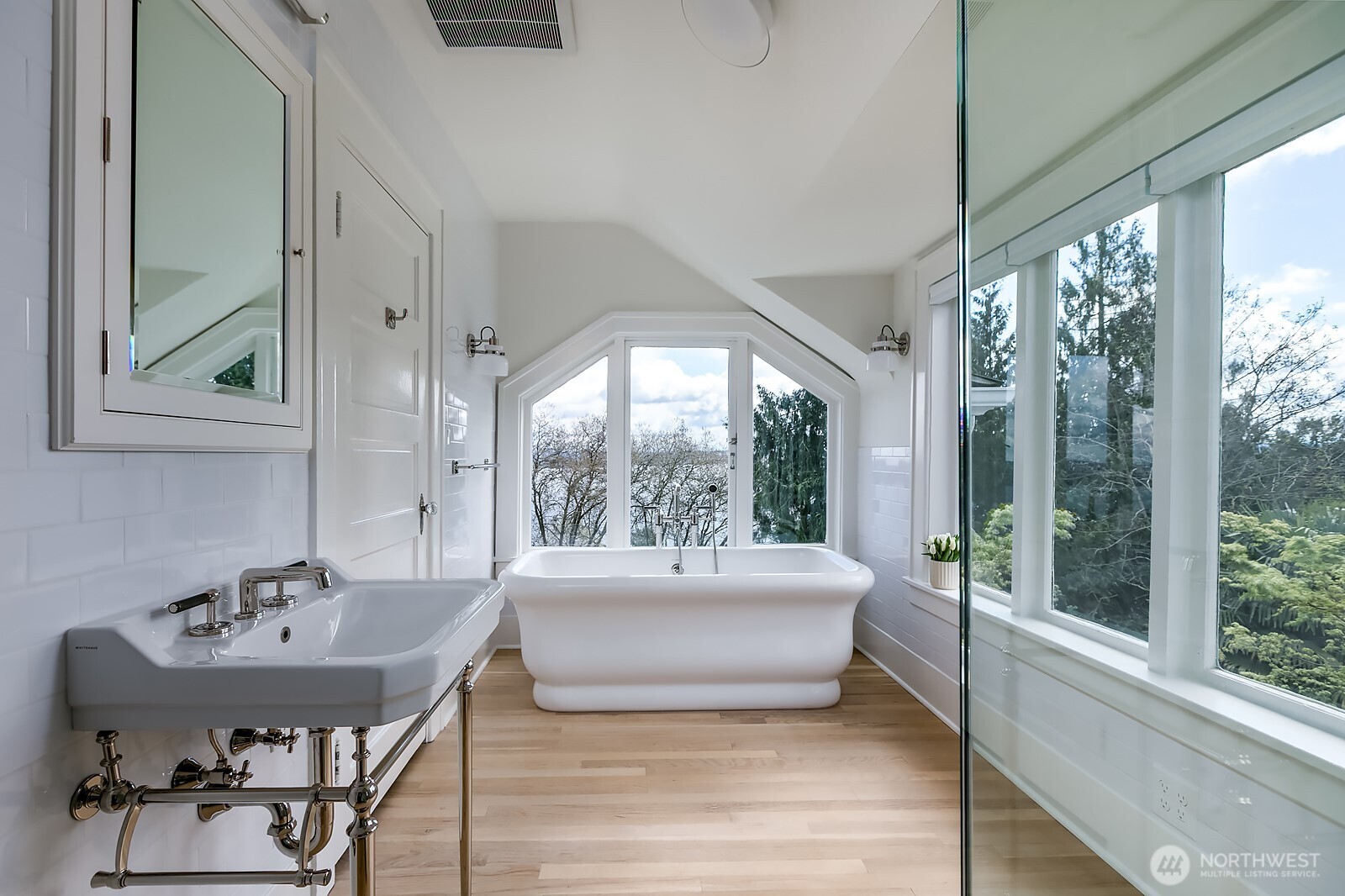 624 35th Avenue , Seattle, WA 98122