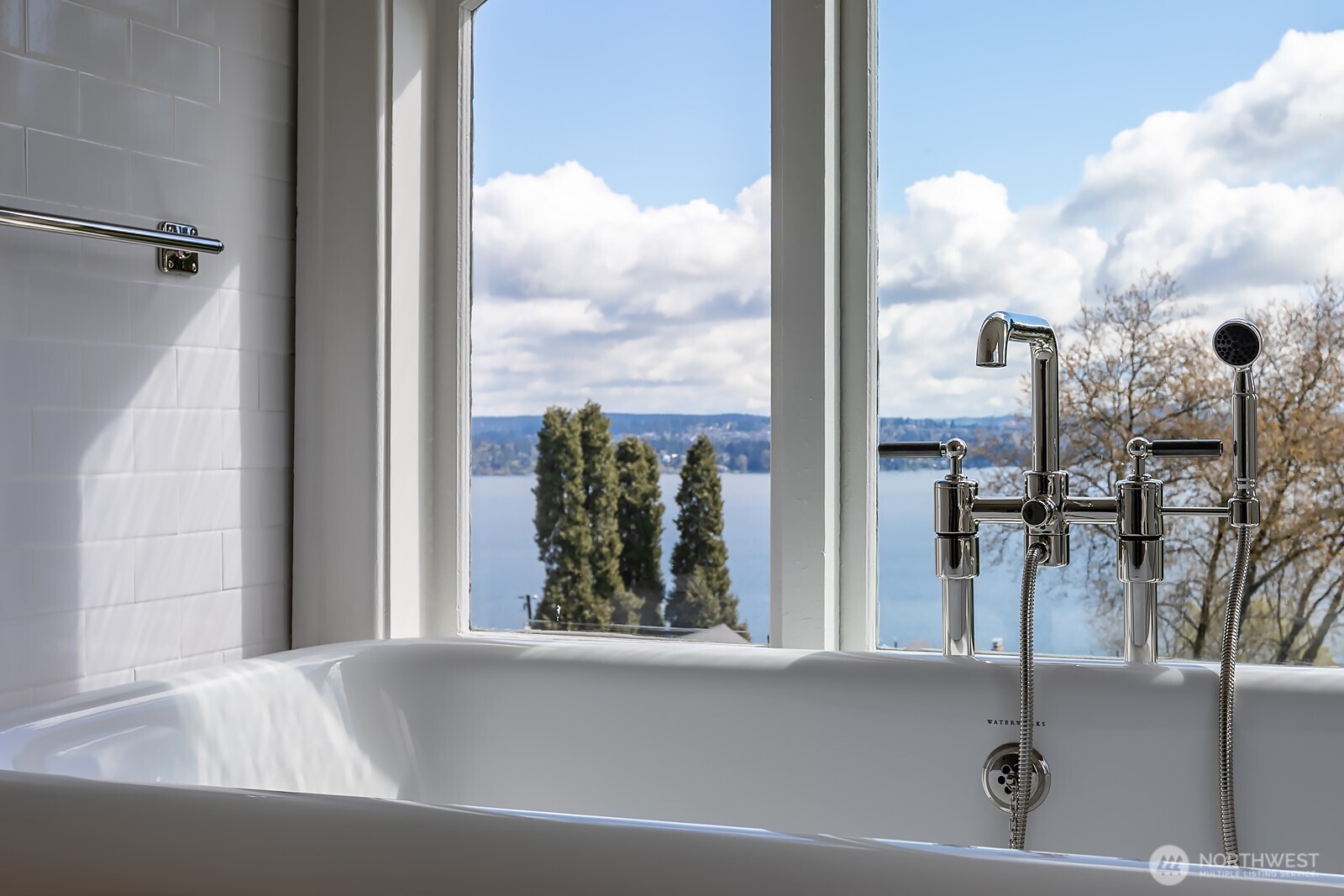 624 35th Avenue , Seattle, WA 98122