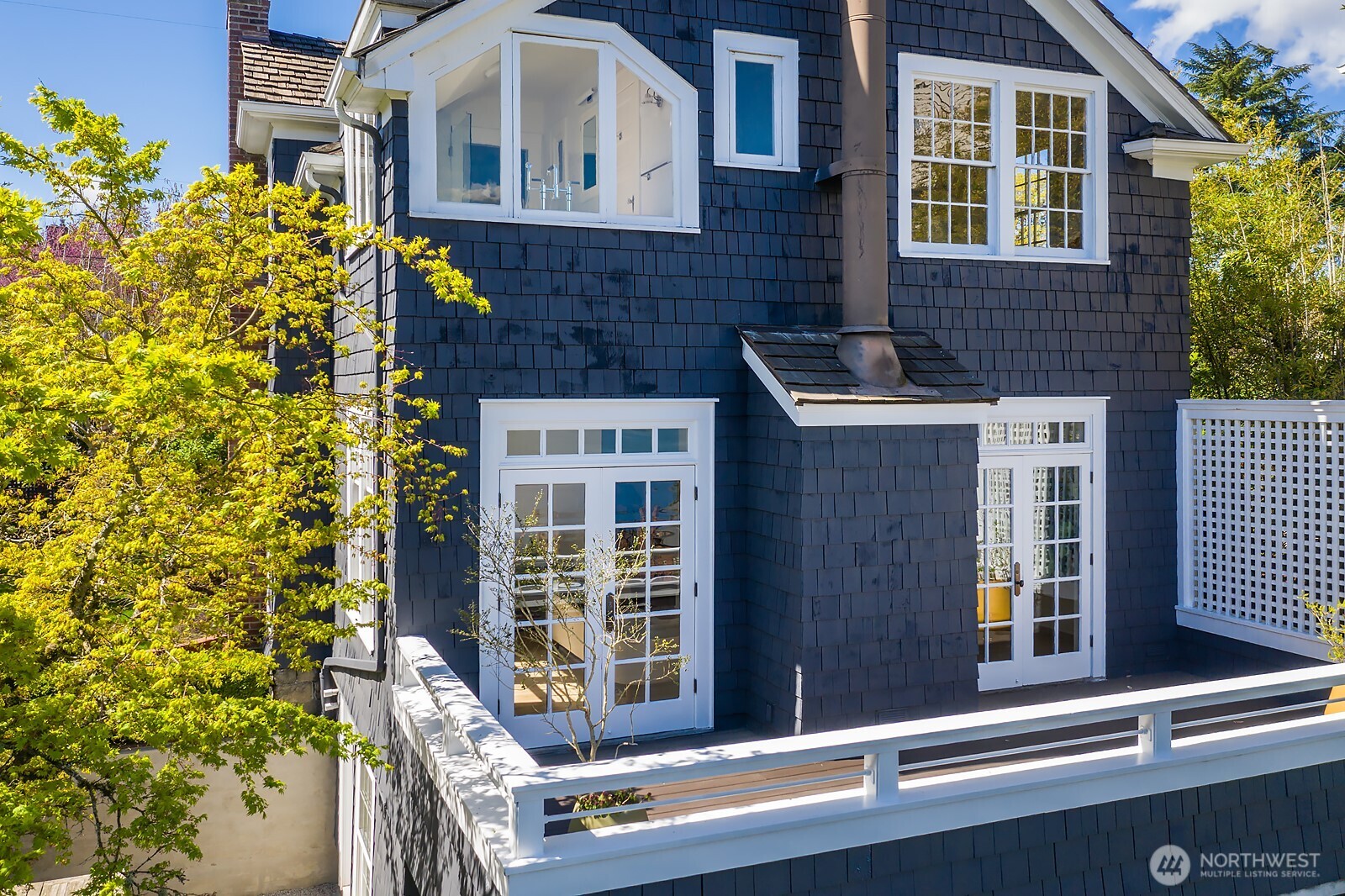 624 35th Avenue , Seattle, WA 98122
