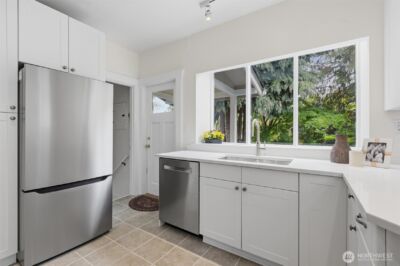 715 N 48th Street , Seattle, WA 98103 - Photo 17