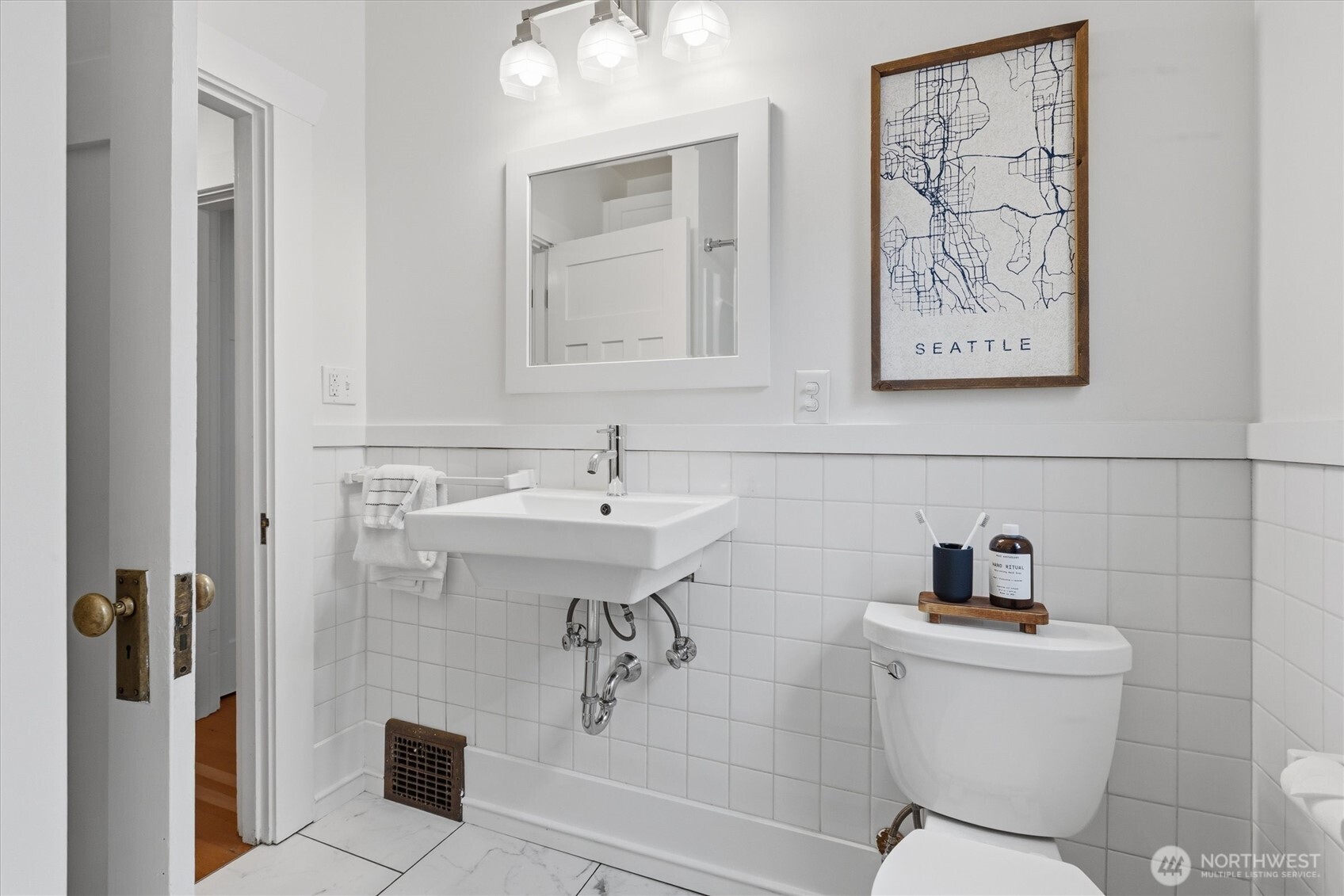 715 N 48th Street , Seattle, WA 98103