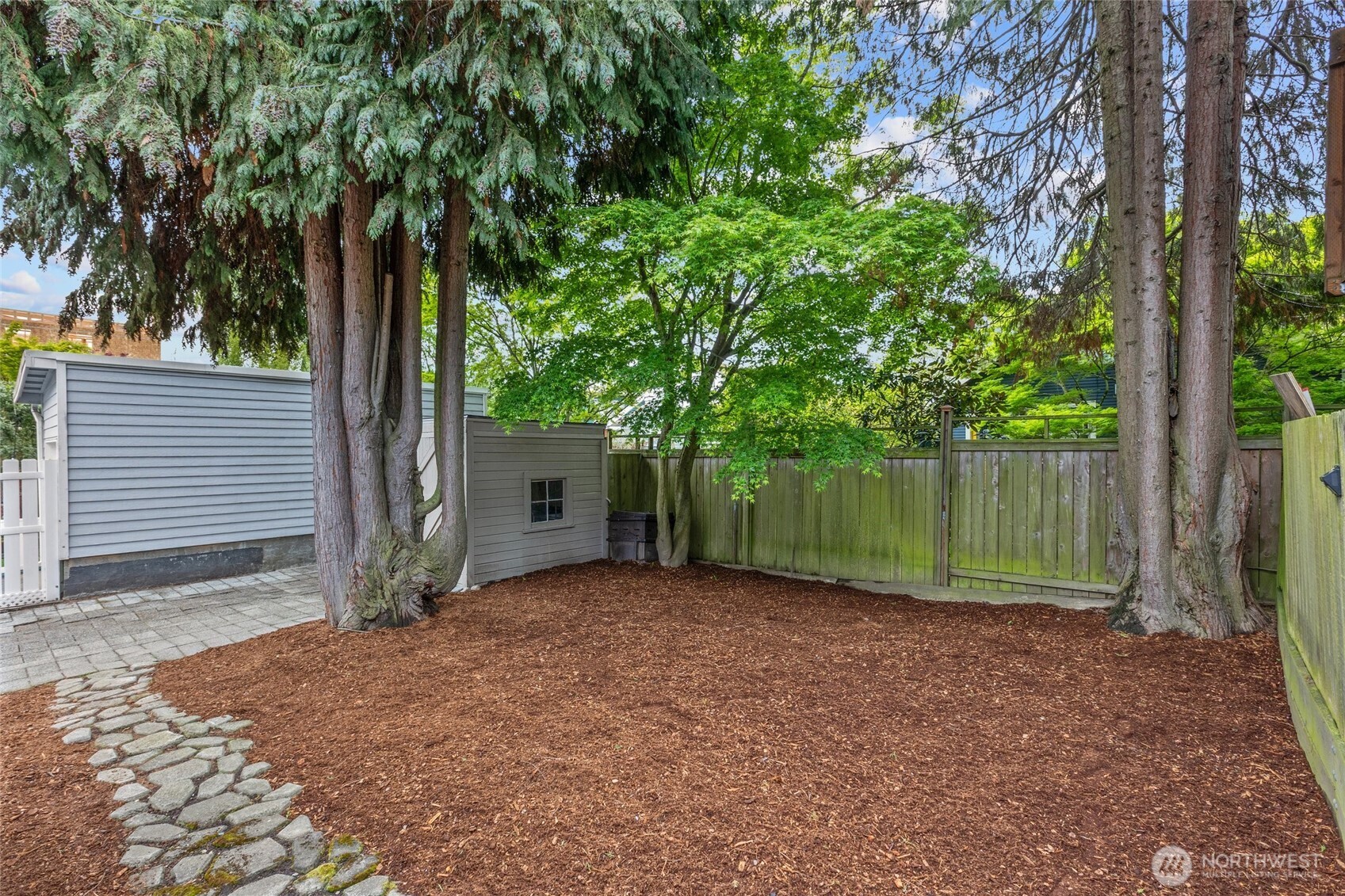 715 N 48th Street , Seattle, WA 98103