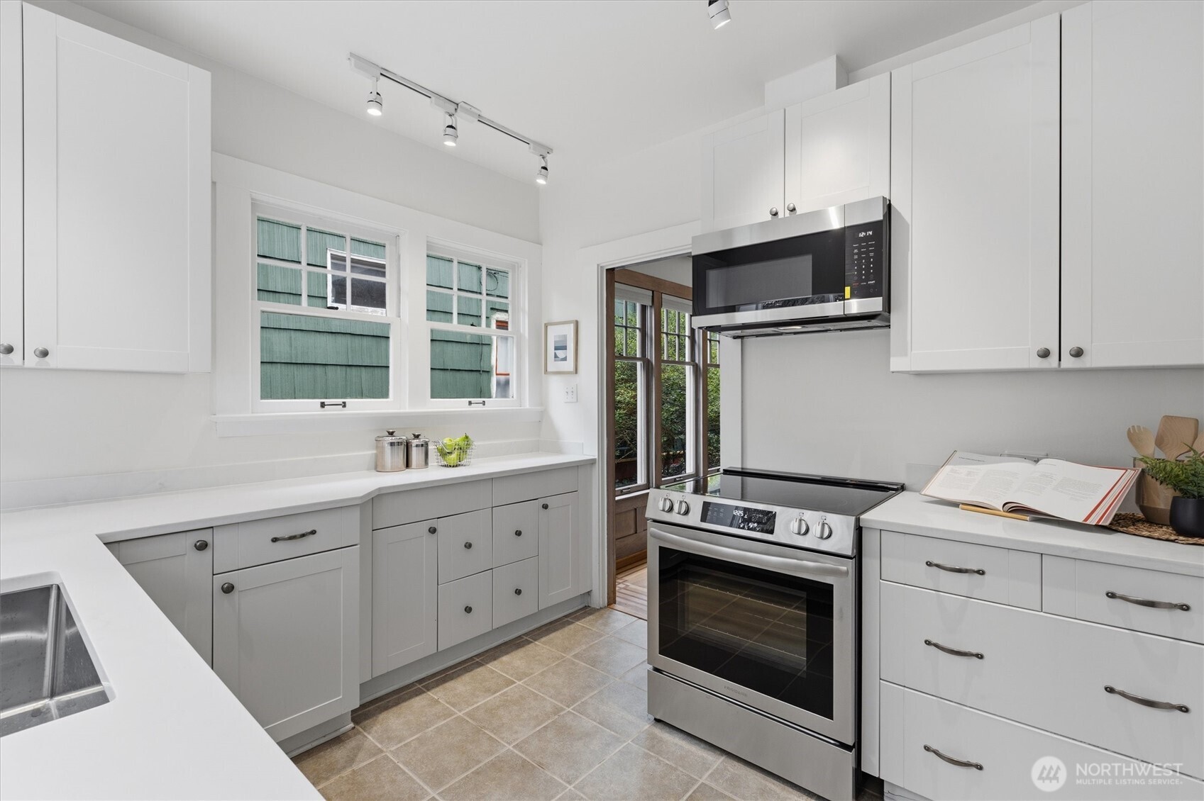 715 N 48th Street , Seattle, WA 98103