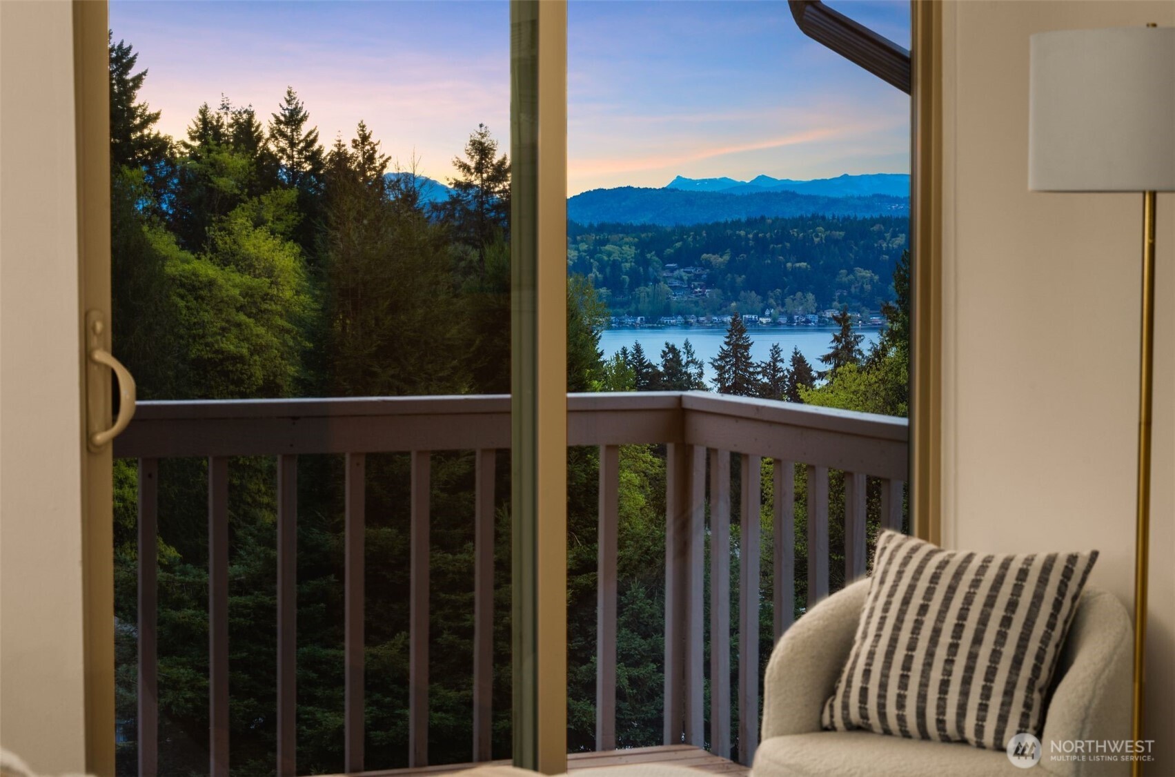216 167th Place NE, Bellevue, WA 98008-4520