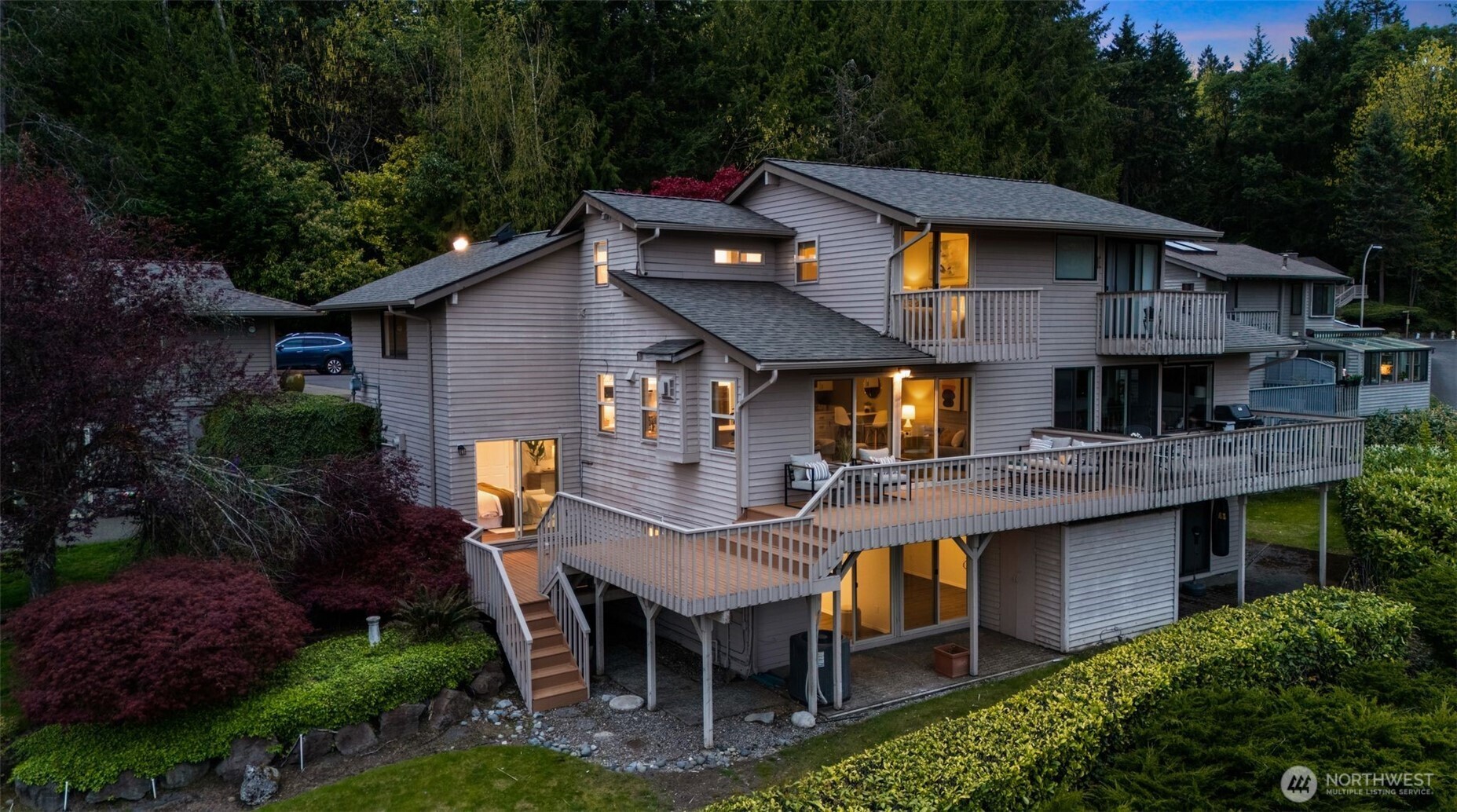216 167th Place NE, Bellevue, WA 98008-4520