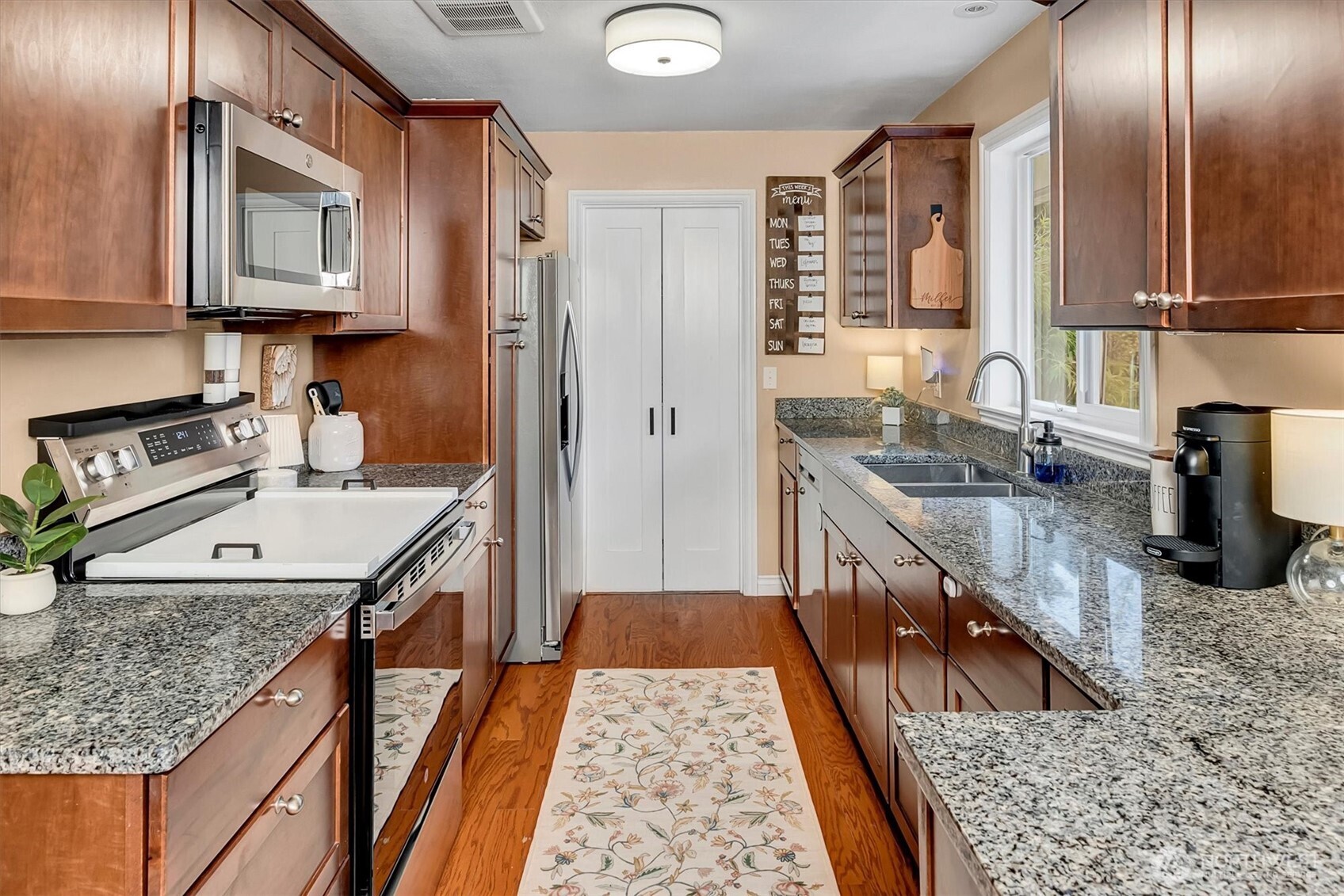 515 Ogle Avenue NE, North Bend, WA 98045