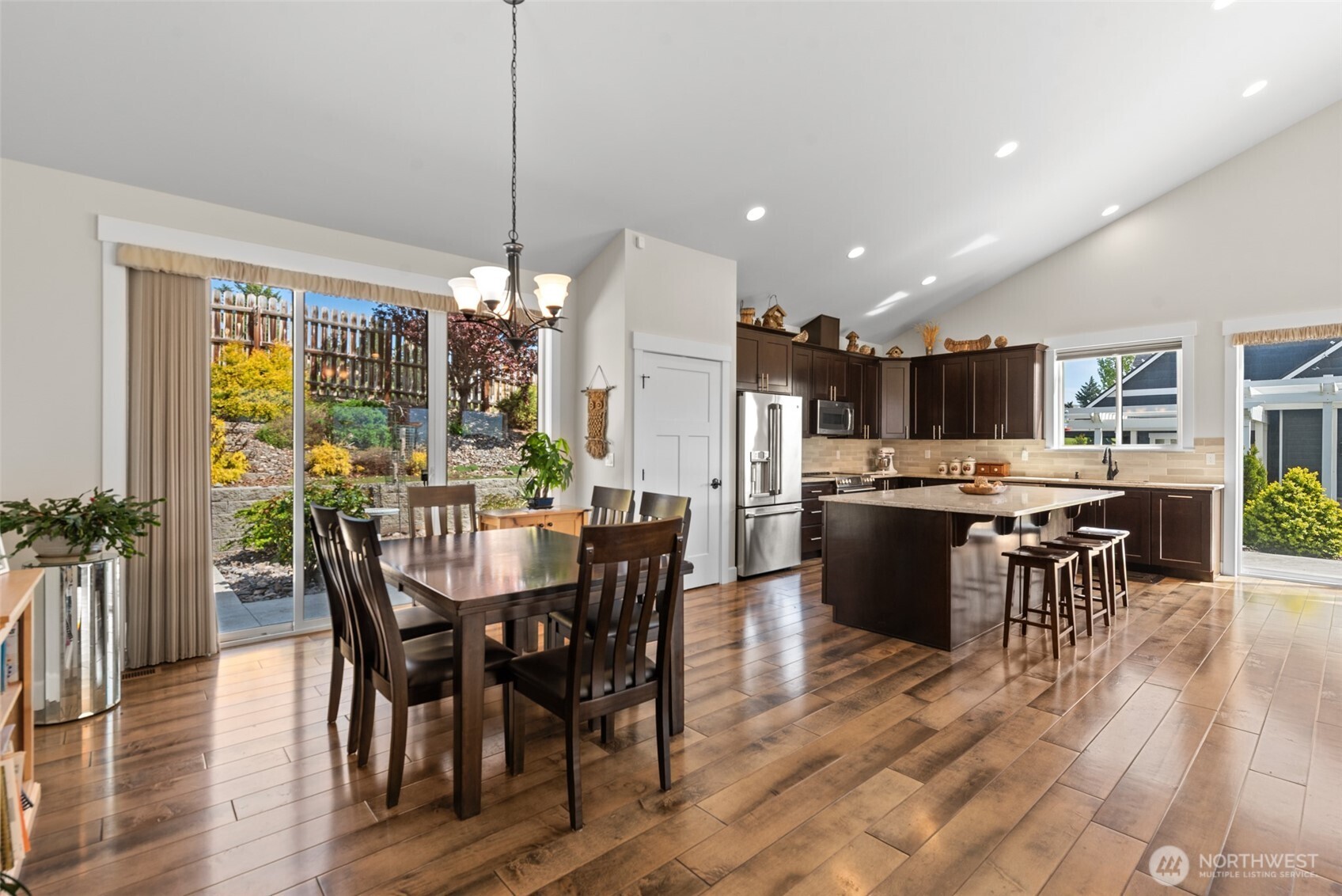 2741 SE Falcon View Drive , East Wenatchee, WA 98802
