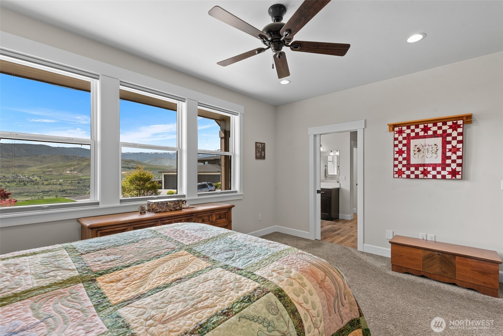 2741 SE Falcon View Drive , East Wenatchee, WA 98802