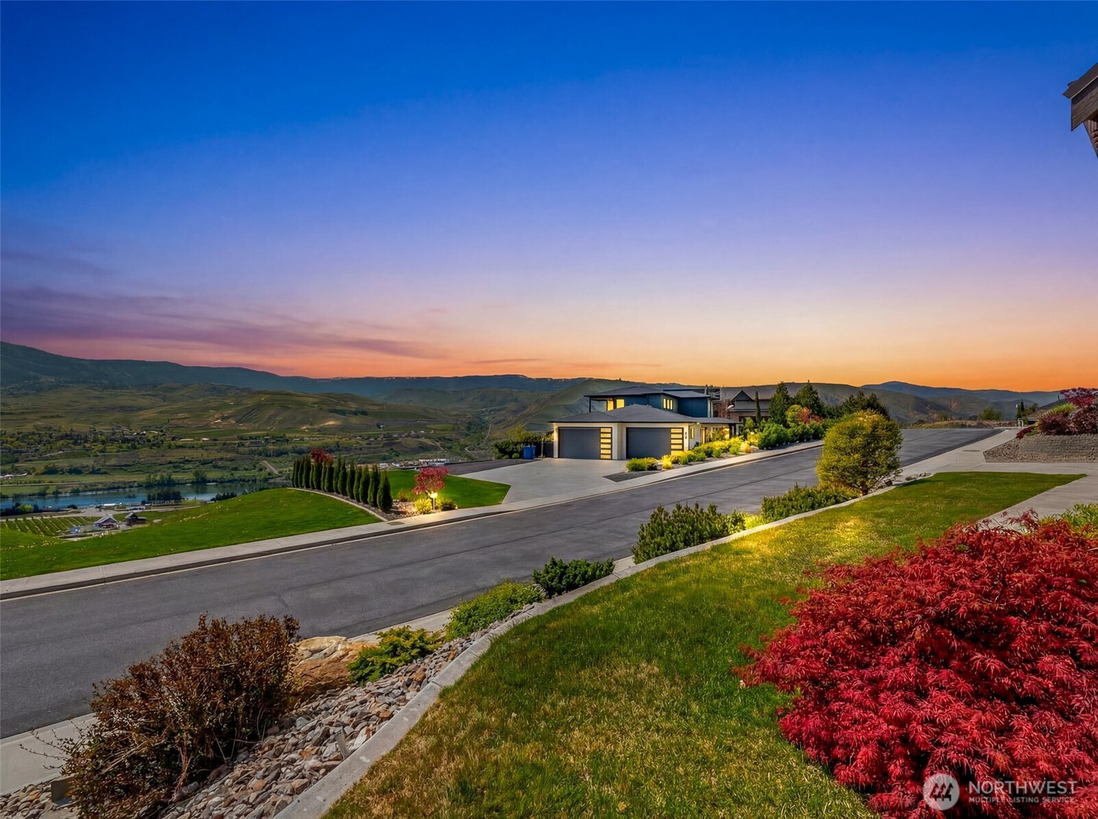 2741 SE Falcon View Drive , East Wenatchee, WA 98802