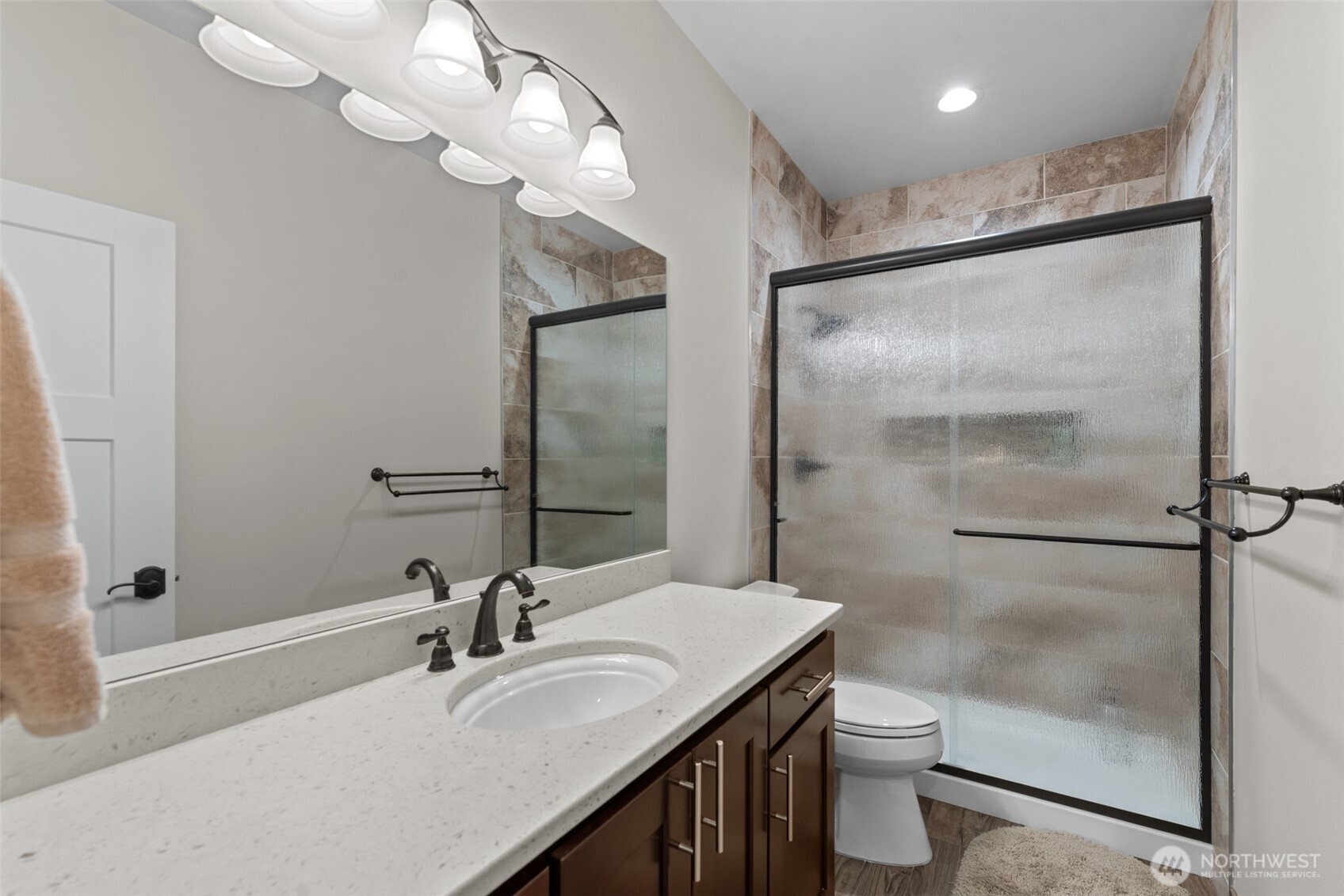 2741 SE Falcon View Drive , East Wenatchee, WA 98802