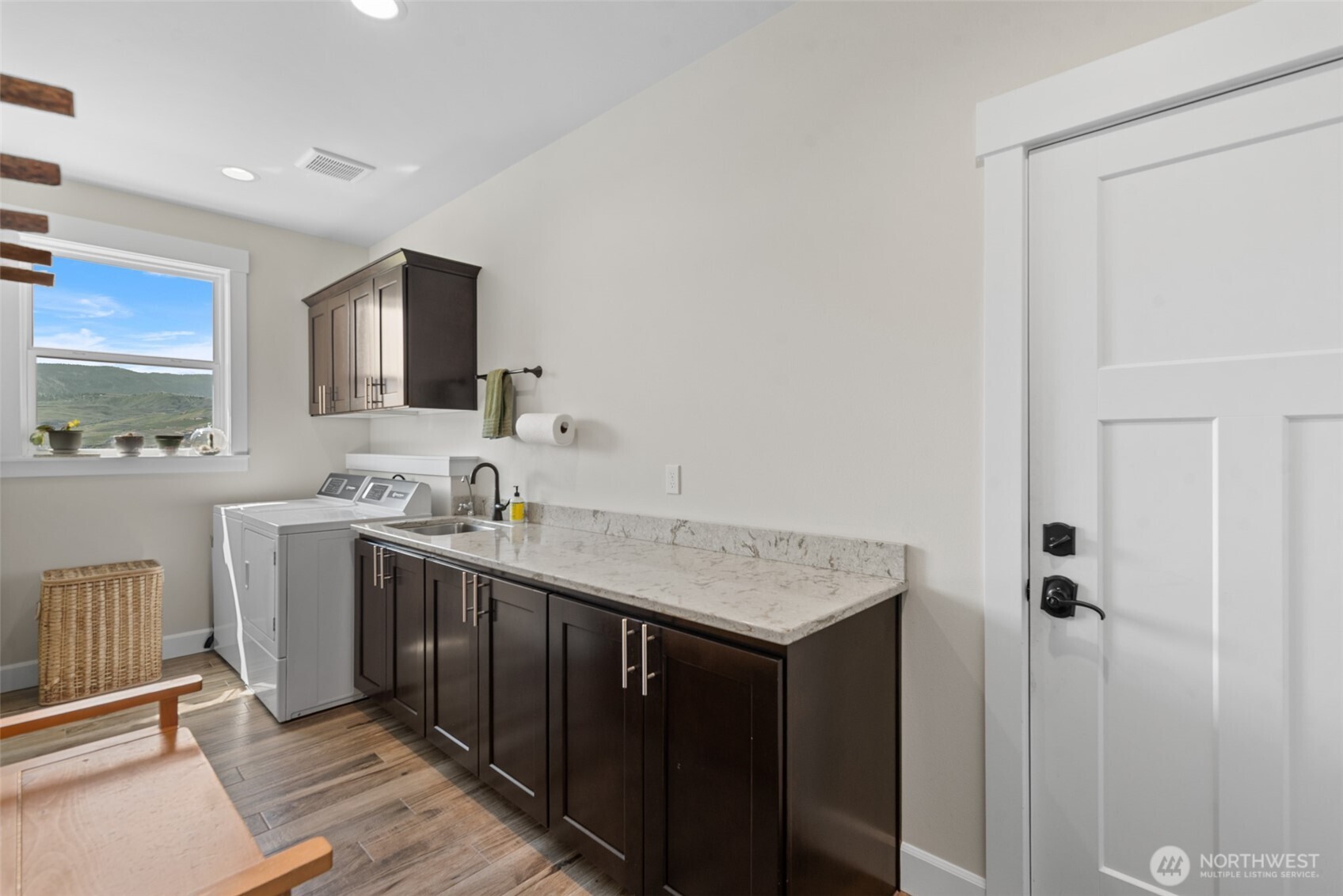 2741 SE Falcon View Drive , East Wenatchee, WA 98802