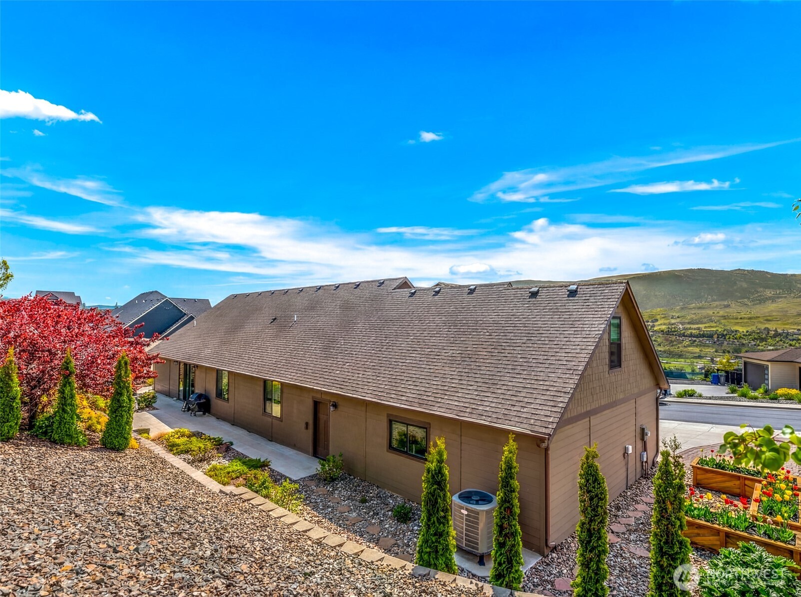 2741 SE Falcon View Drive , East Wenatchee, WA 98802