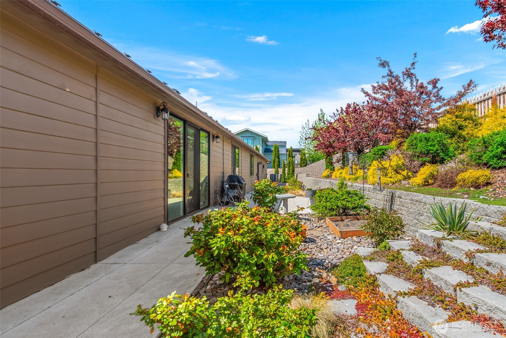 2741 SE Falcon View Drive , East Wenatchee, WA 98802
