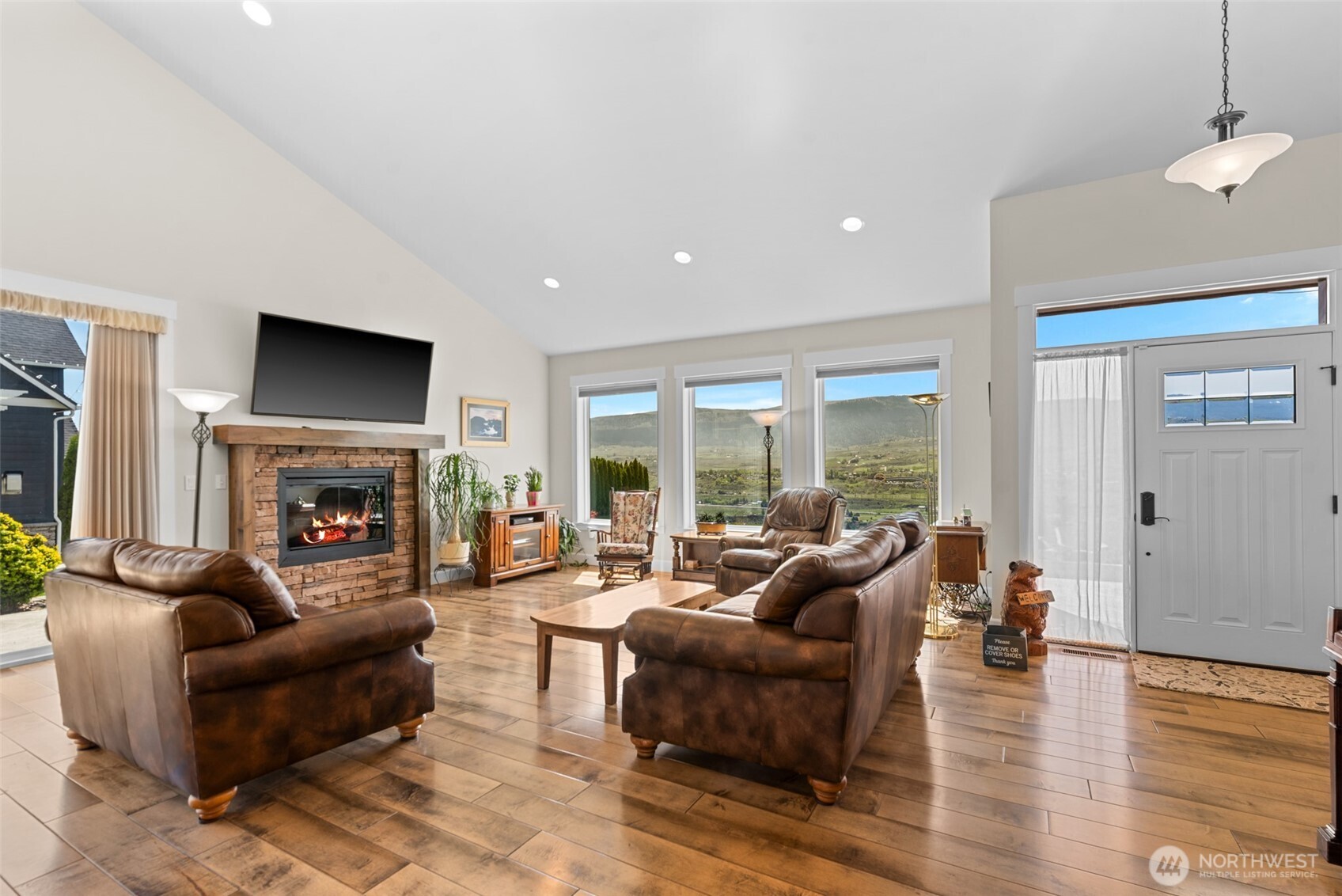 2741 SE Falcon View Drive , East Wenatchee, WA 98802