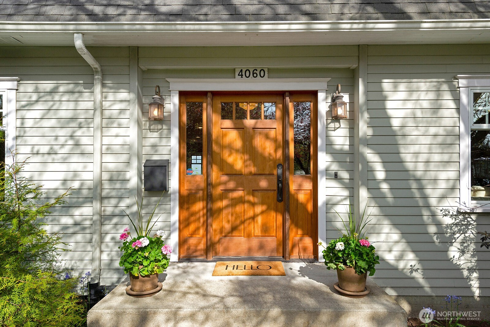 4060 39th Avenue SW, Seattle, WA 98116