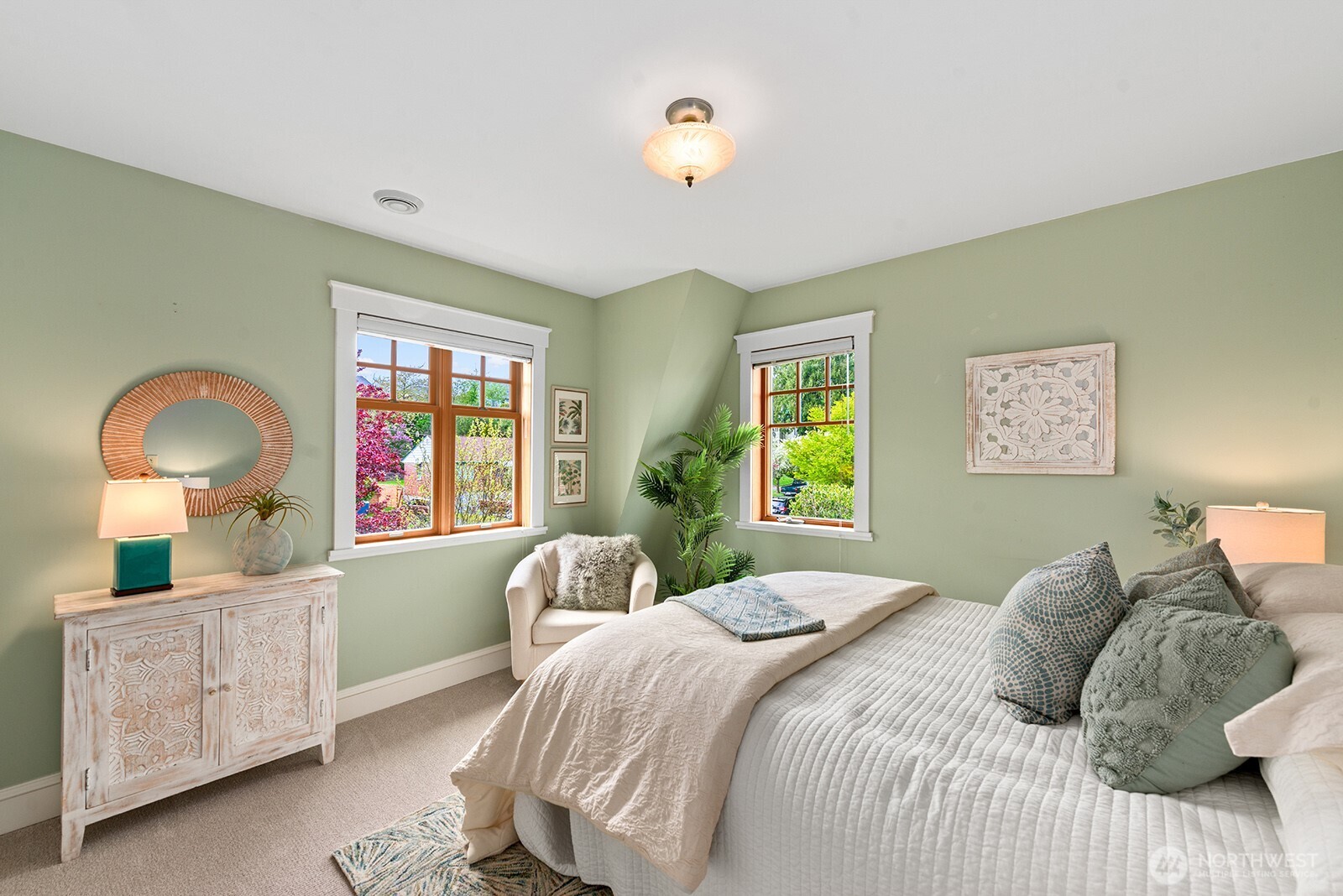 4060 39th Avenue SW, Seattle, WA 98116