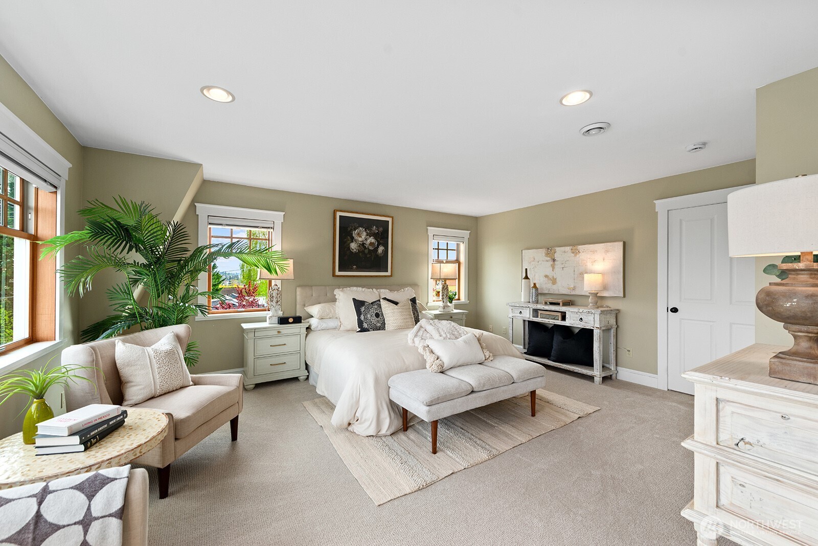4060 39th Avenue SW, Seattle, WA 98116
