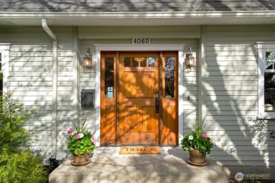 4060 39th Avenue SW, Seattle, WA 98116 - Photo 2