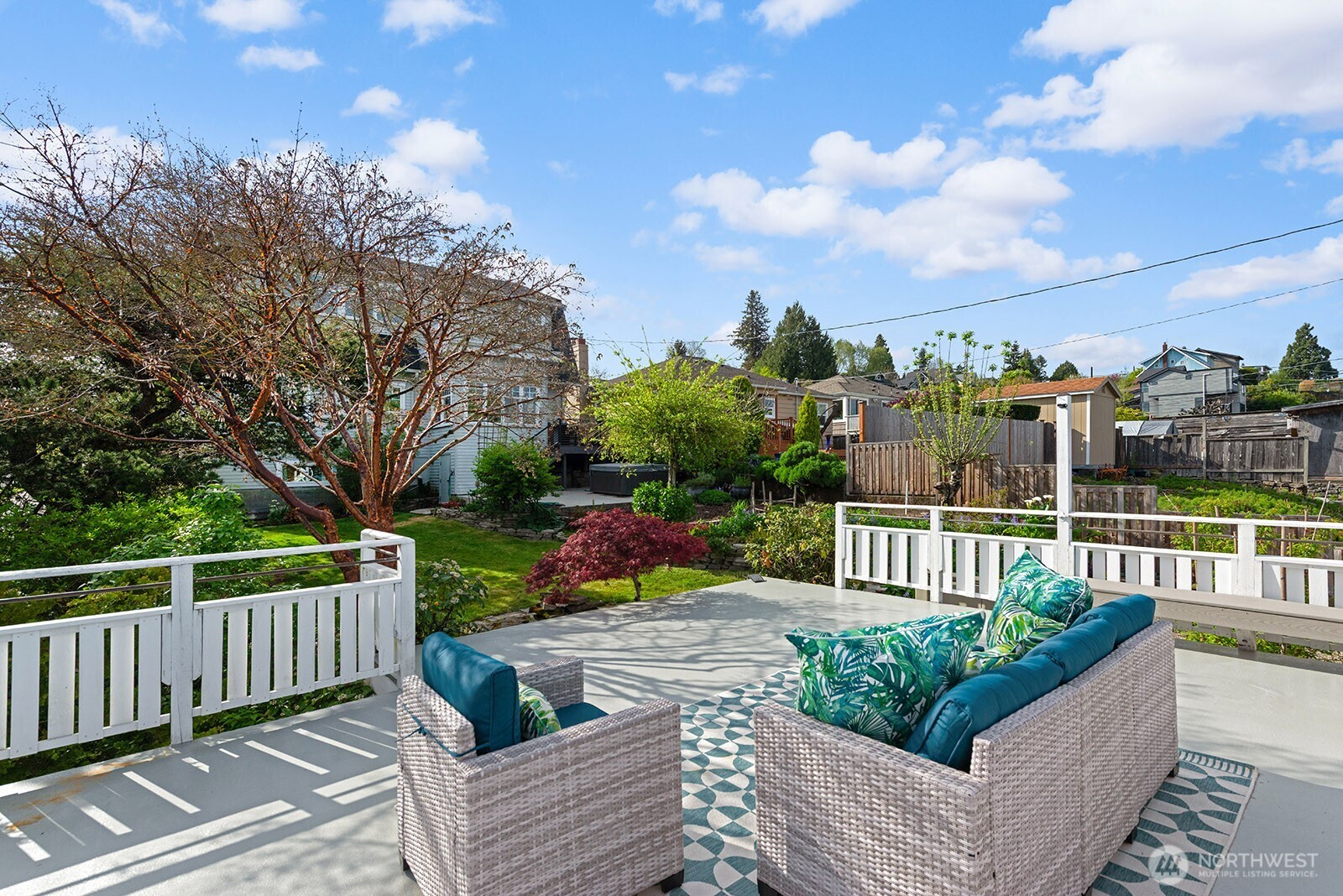 4060 39th Avenue SW, Seattle, WA 98116