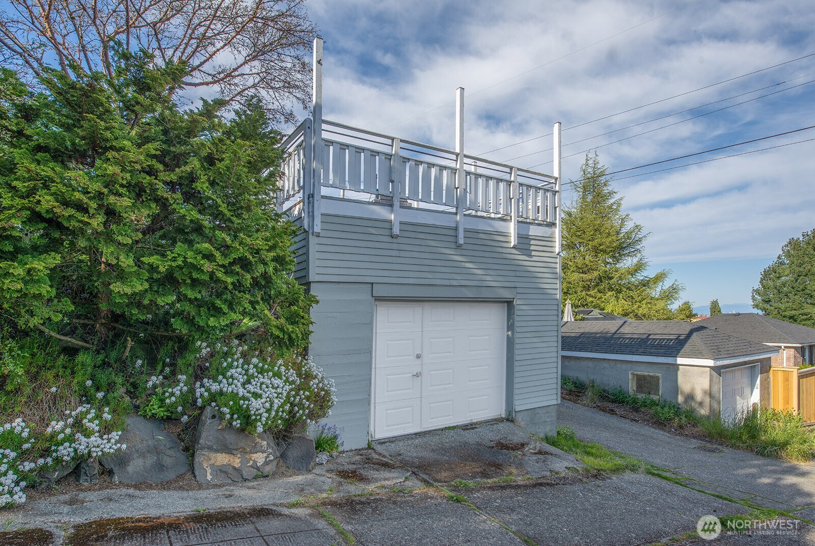 4060 39th Avenue SW, Seattle, WA 98116