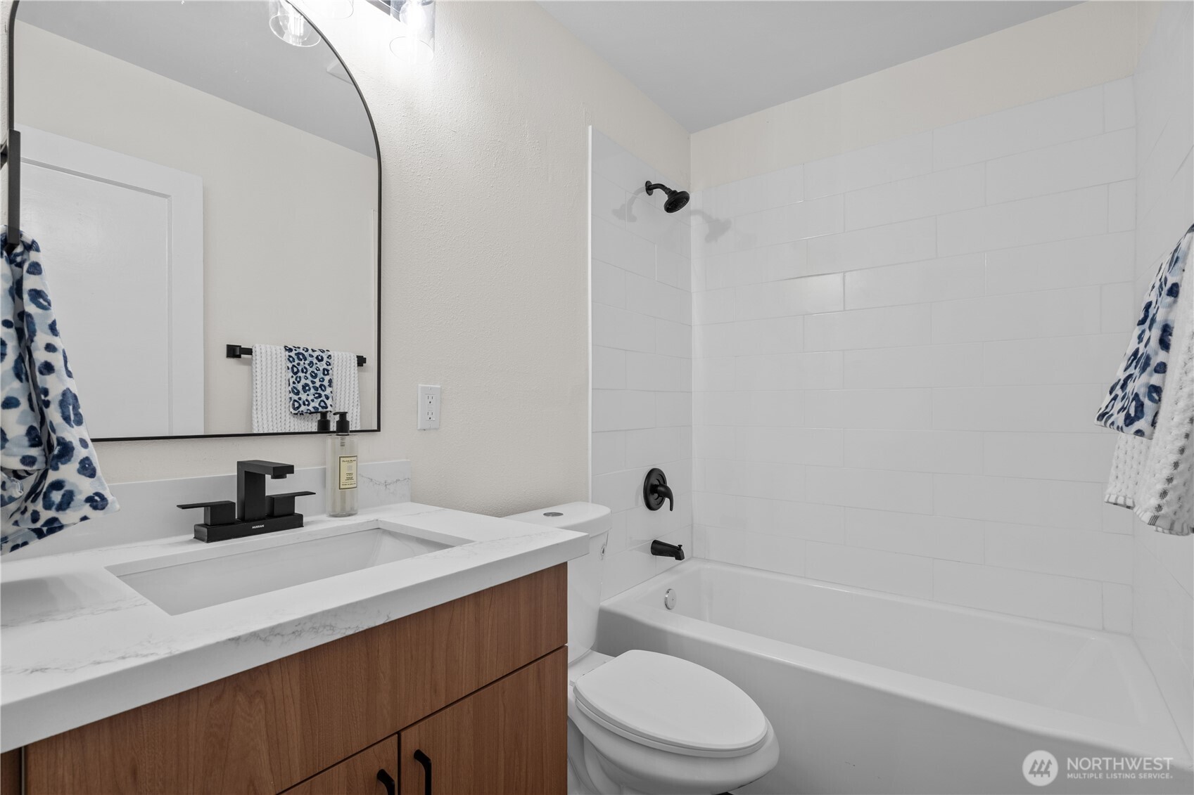 3610 S Ainsworth Avenue , Tacoma, WA 98418